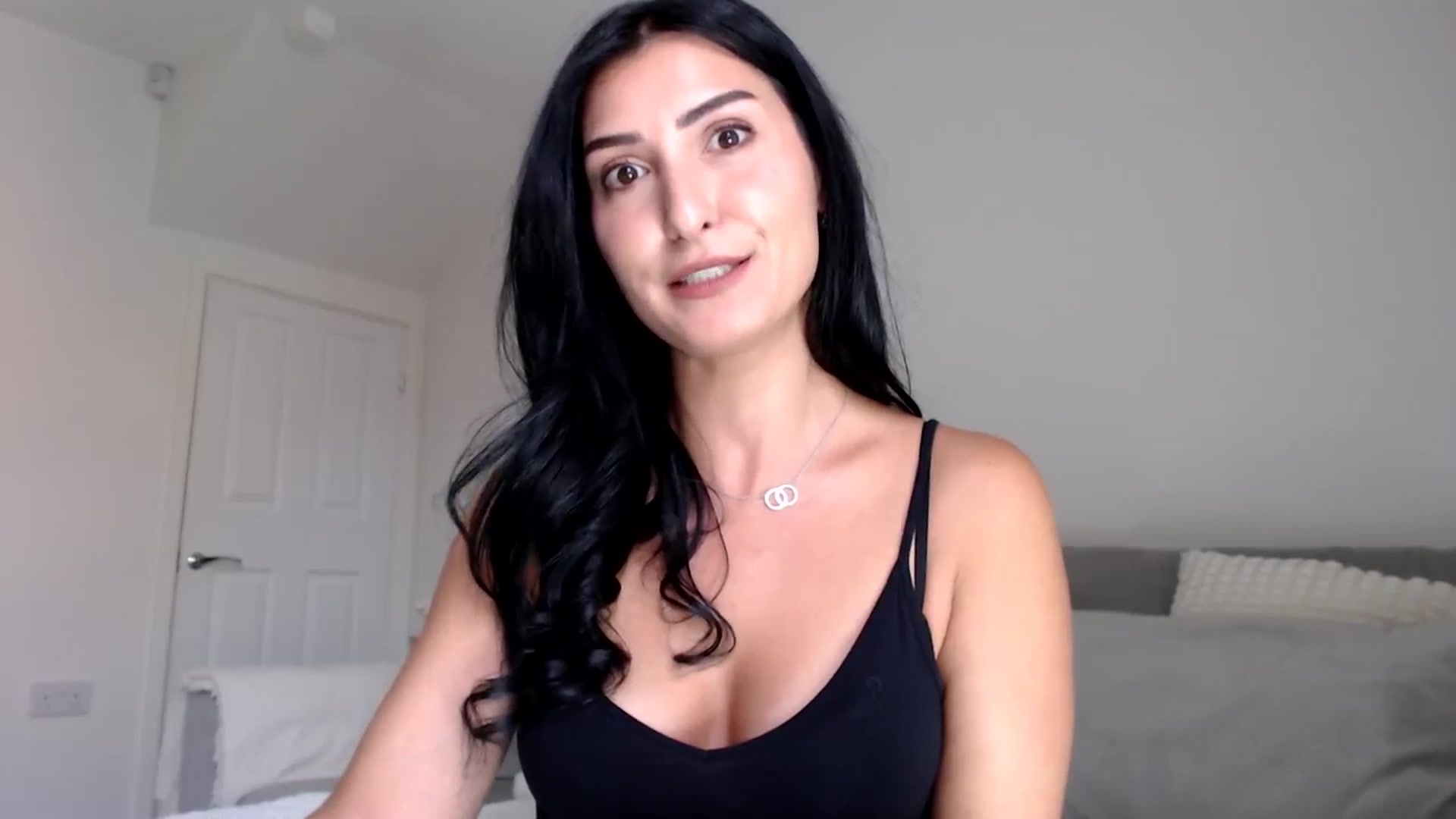 Gallery image thumbnail from Leyla2's myfreecams stream on, 10/03/2024, 10:13 image 7 of 20
