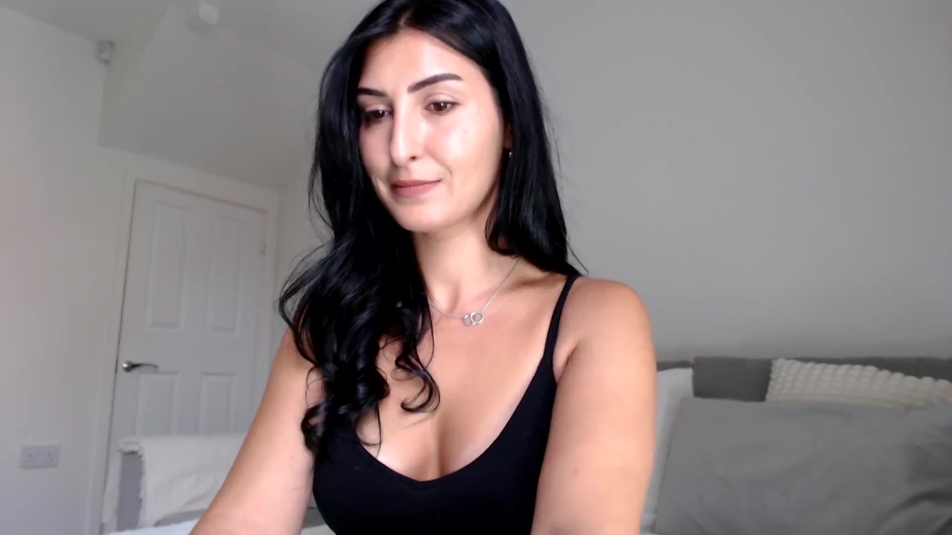 Gallery image thumbnail from Leyla2's myfreecams stream on, 10/03/2024, 10:13 image 9 of 20