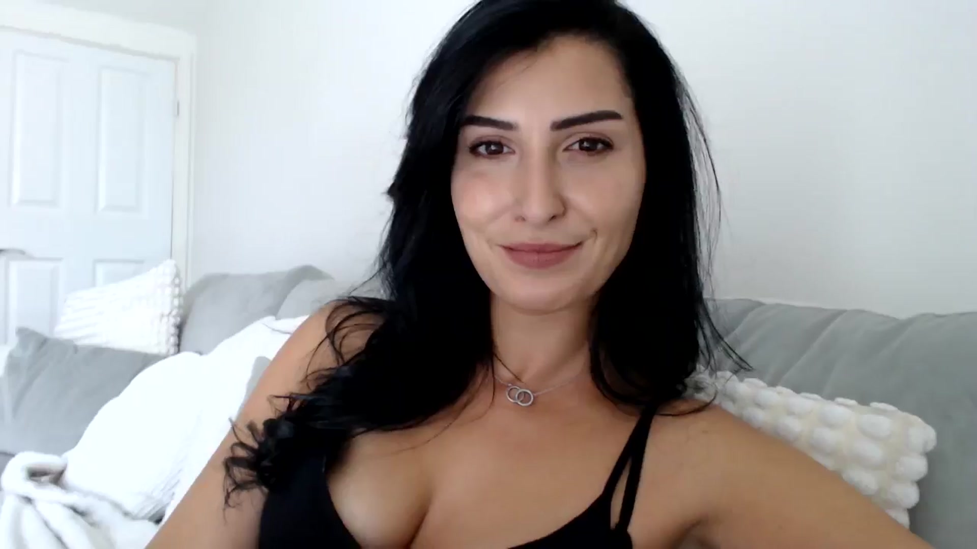 Gallery image thumbnail from Leyla2's myfreecams stream on, 10/03/2024, 12:17 image 4 of 20