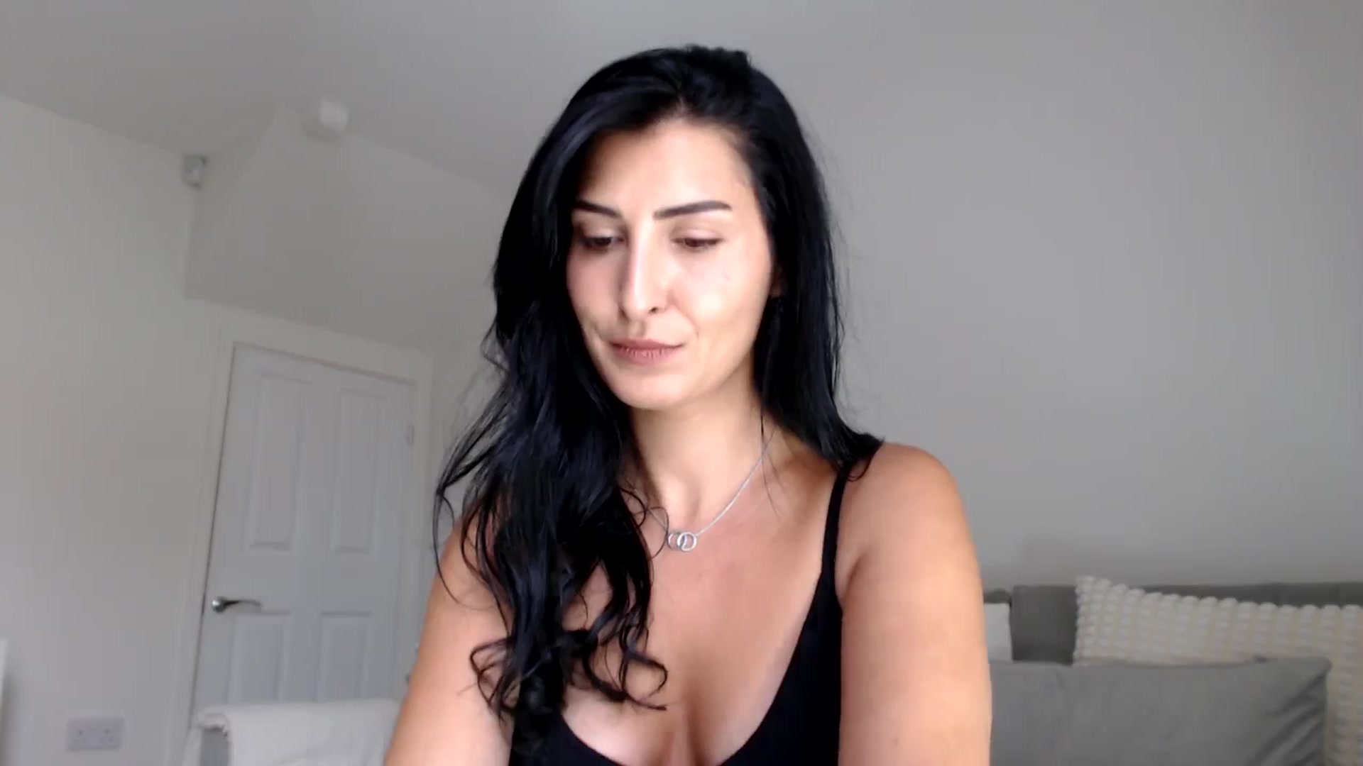 Gallery image thumbnail from Leyla2's myfreecams stream on, 10/03/2024, 12:17 image 17 of 20