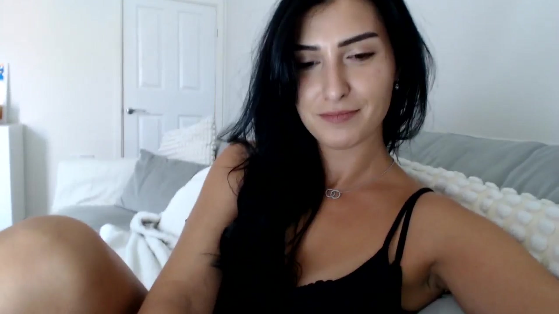 Gallery image thumbnail from Leyla2's myfreecams stream on, 10/03/2024, 12:17 image 13 of 20