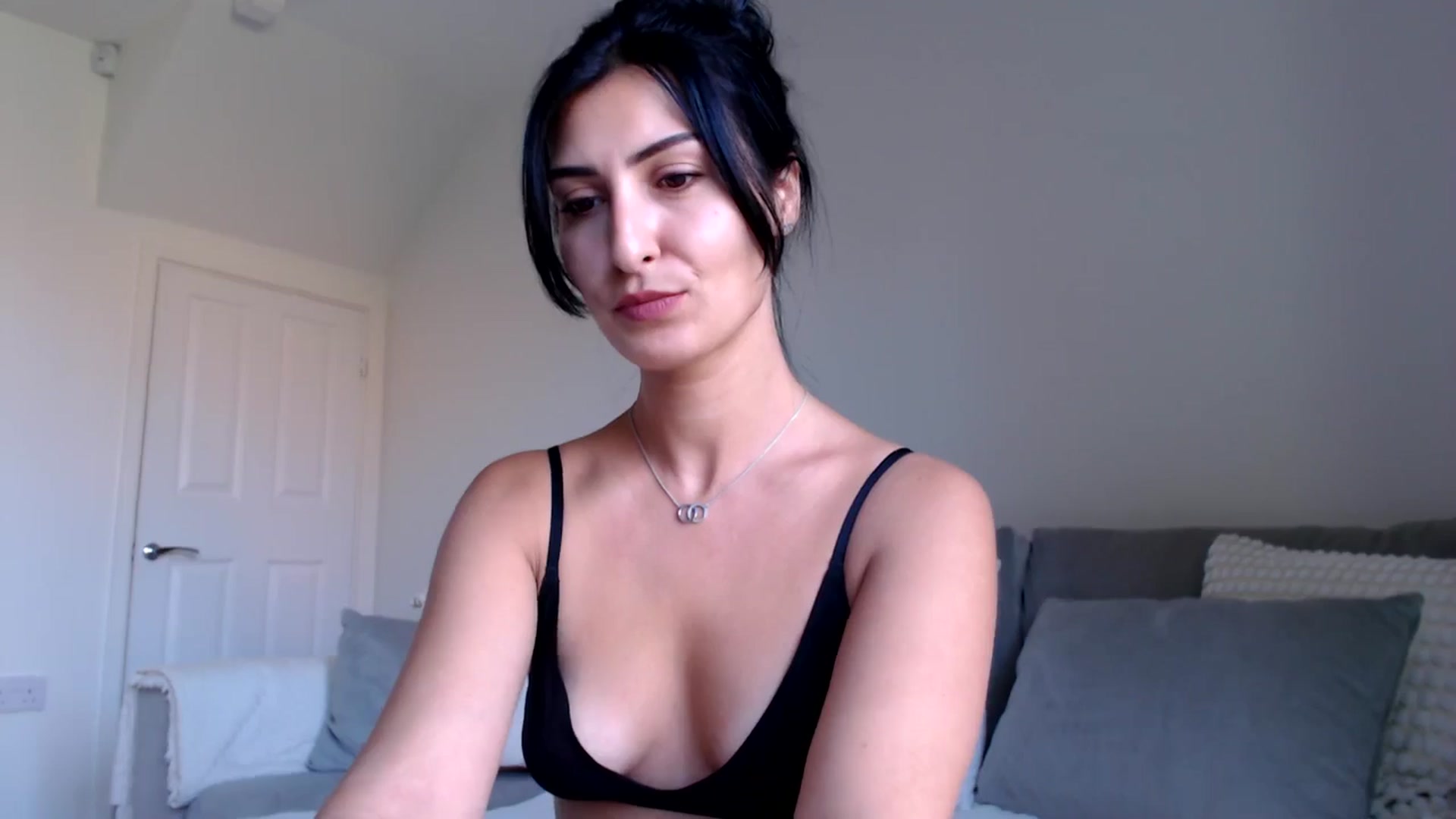 Gallery image thumbnail from Leyla2's myfreecams stream on, 10/04/2024, 10:41 image 16 of 20