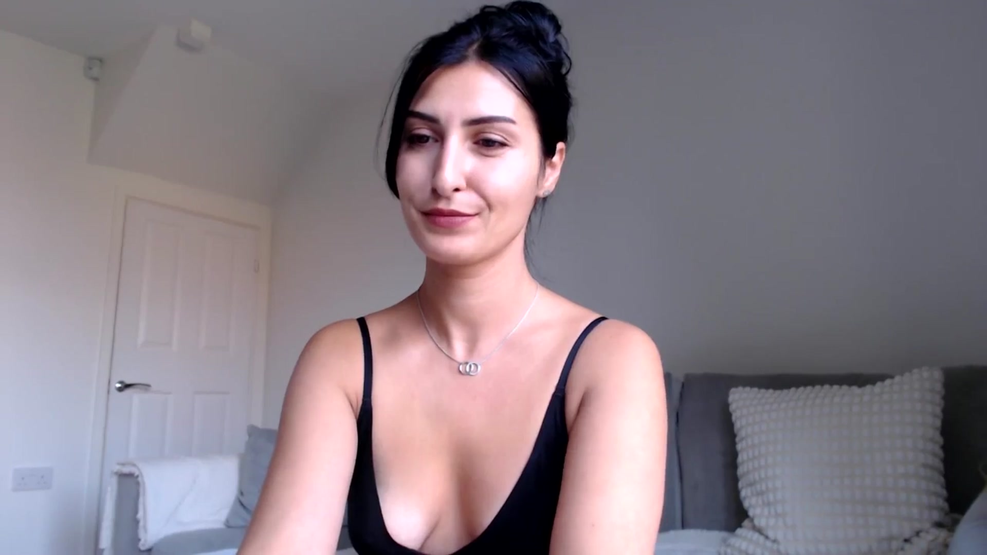 Gallery image thumbnail from Leyla2's myfreecams stream on, 10/04/2024, 11:40 image 14 of 20