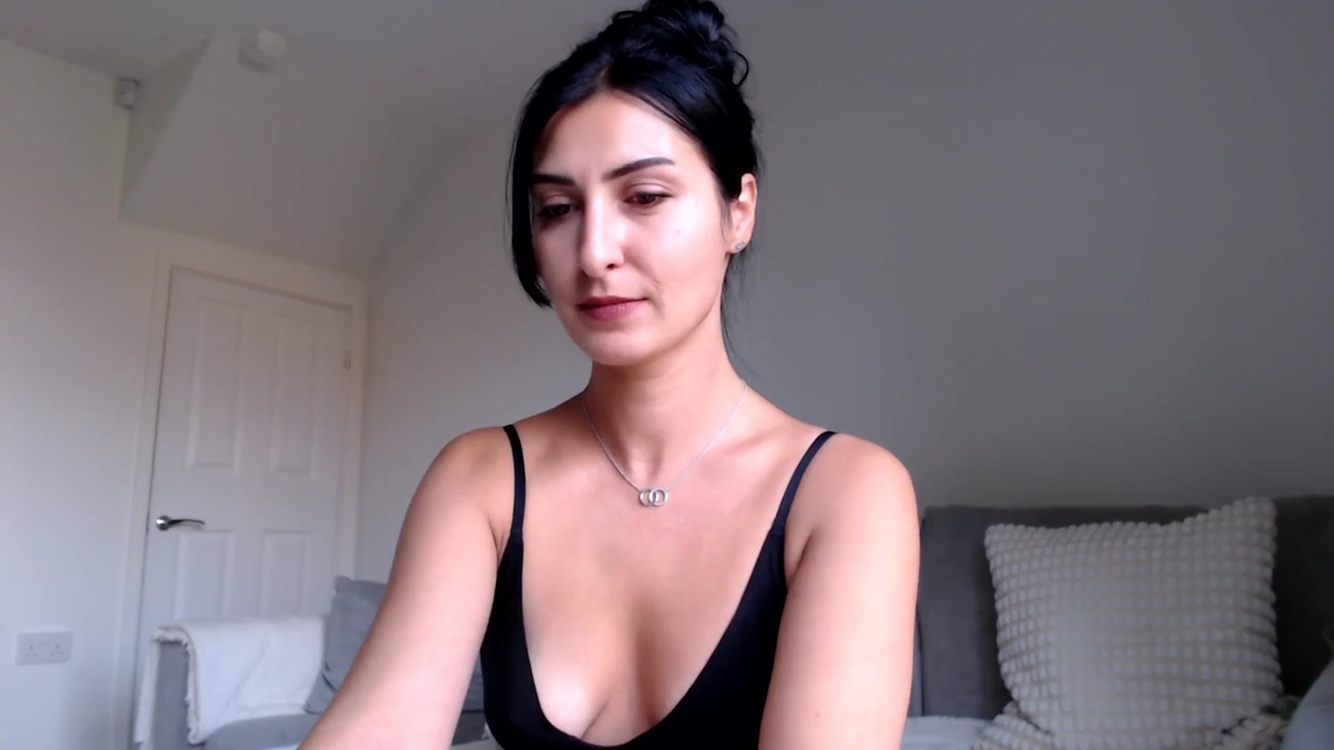 Gallery image thumbnail from Leyla2's myfreecams stream on, 10/04/2024, 11:40 image 13 of 20