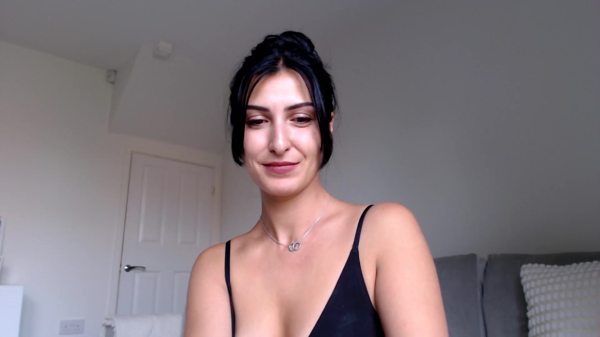 Gallery image thumbnail from Leyla2's myfreecams stream on, 10/04/2024, 11:40 image 2 of 20