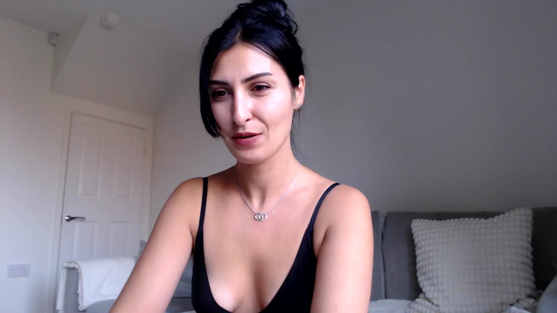 Gallery image thumbnail from Leyla2's myfreecams stream on, 10/04/2024, 11:40 image 20 of 20
