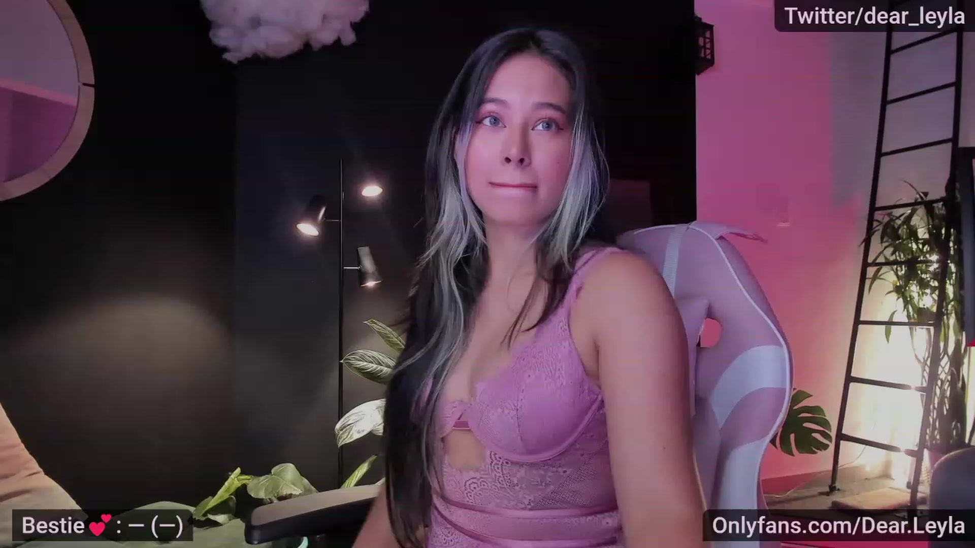 Gallery image thumbnail from LeylaGrey_'s myfreecams stream on, 01/11/2023, 03:57 image 2 of 20