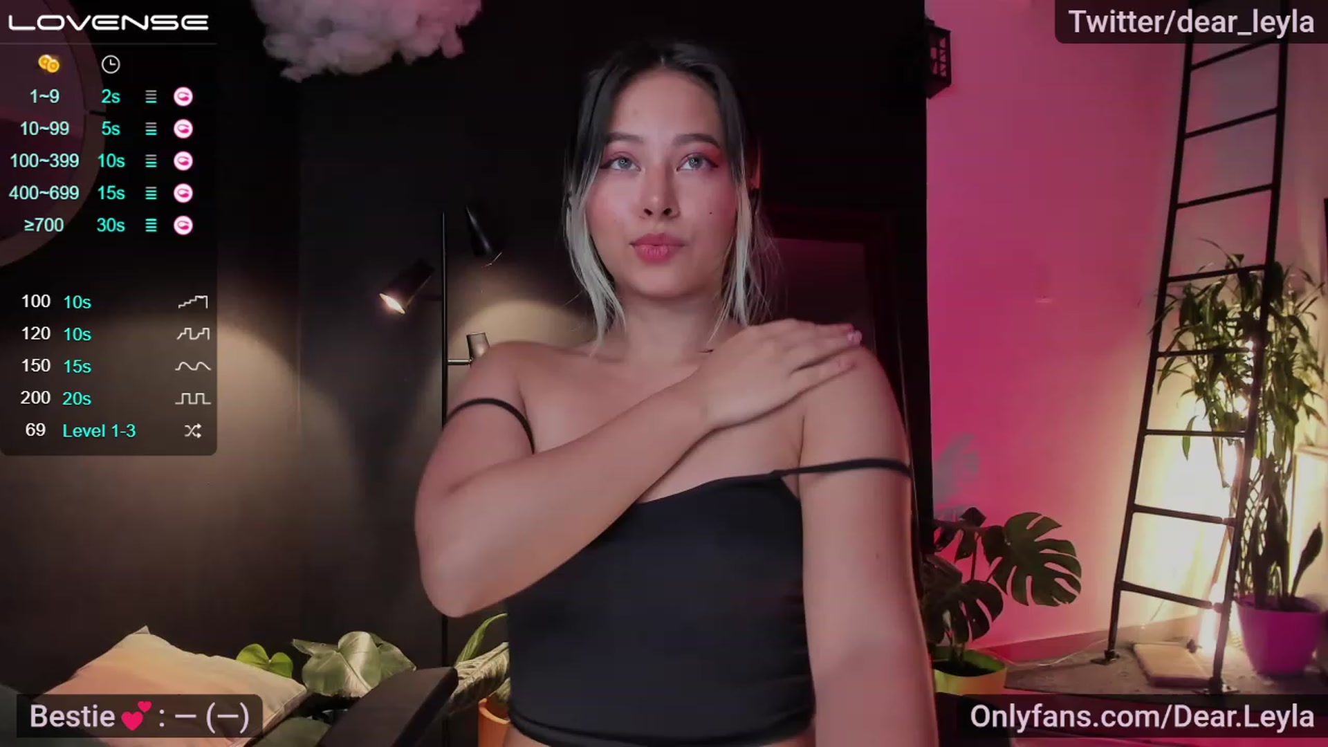 Gallery image thumbnail from LeylaGrey_'s myfreecams stream on, 01/17/2023, 03:11 image 13 of 20