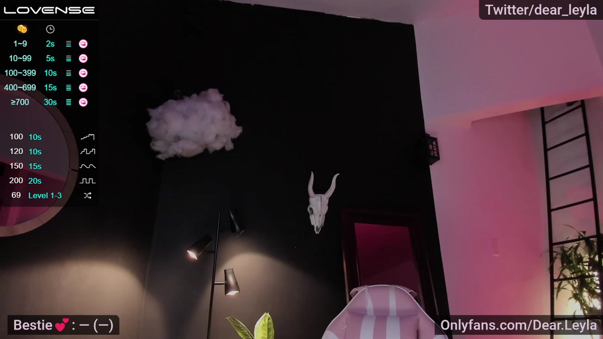 Gallery image thumbnail from LeylaGrey_'s myfreecams stream on, 01/17/2023, 03:11 image 1 of 20