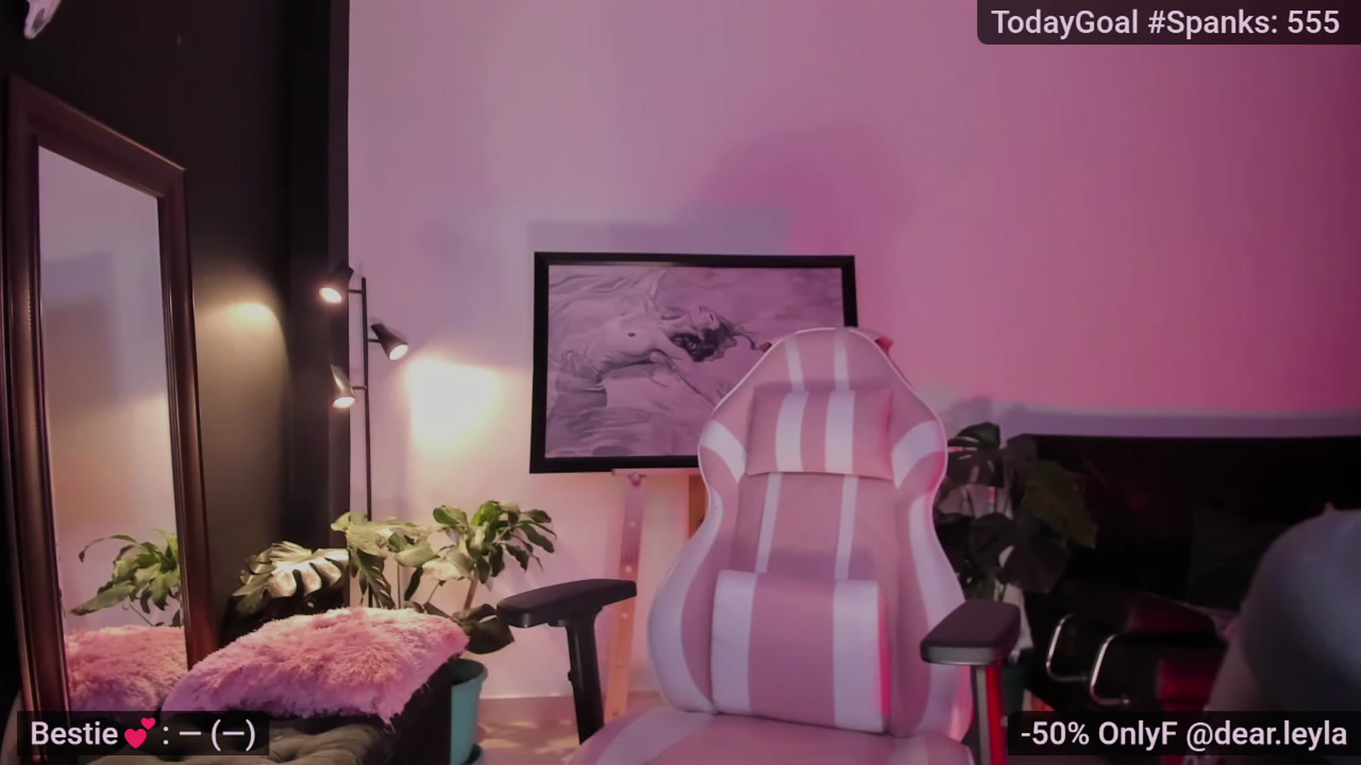 Gallery image thumbnail from LeylaGrey_'s myfreecams stream on, 04/21/2023, 02:54 image 18 of 20