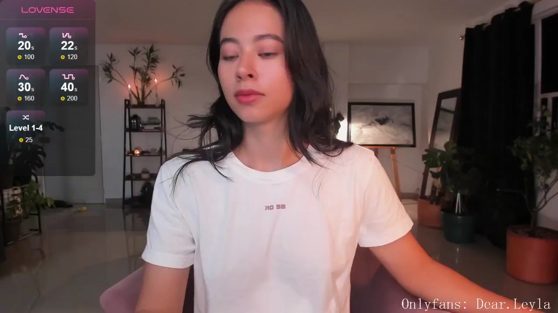 Gallery image thumbnail from LeylaGrey_'s myfreecams stream on, 07/18/2024, 03:46 image 19 of 20