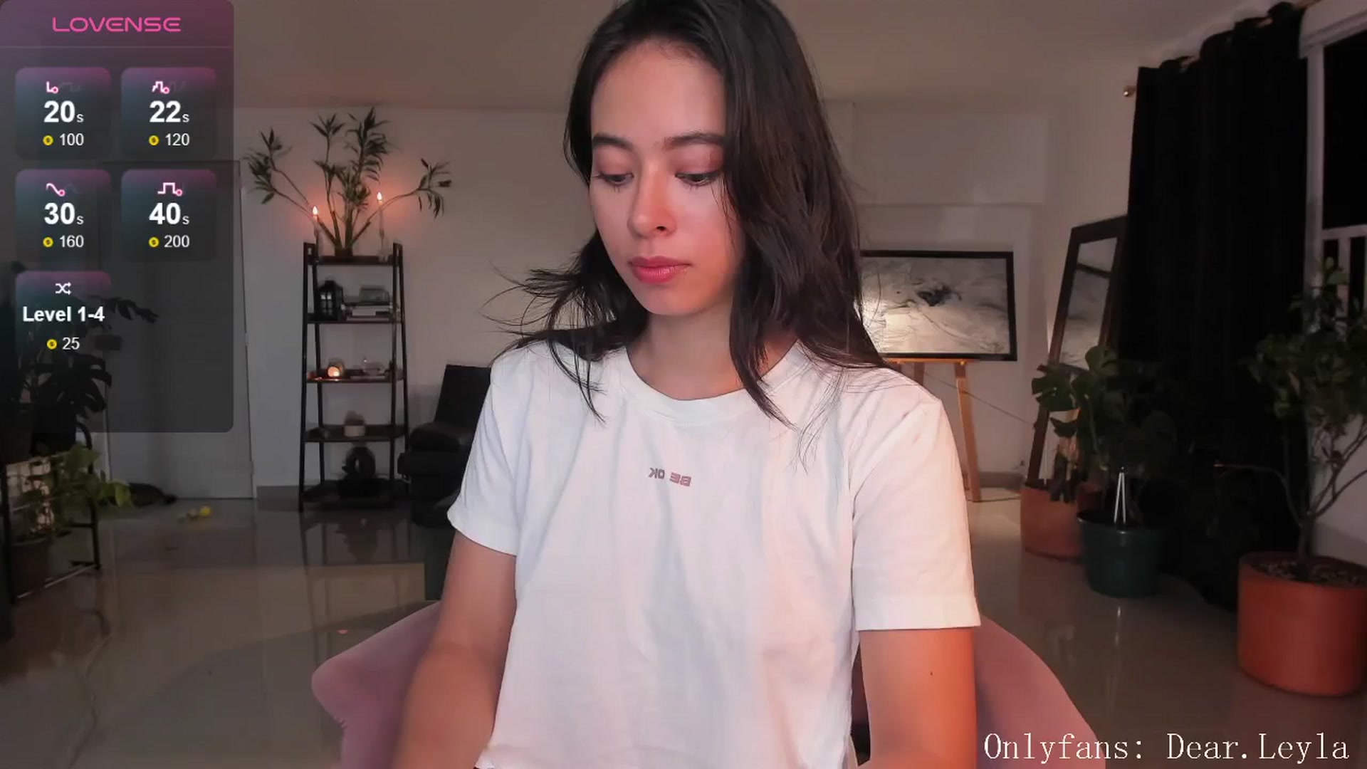 Gallery image thumbnail from LeylaGrey_'s myfreecams stream on, 07/18/2024, 03:46 image 17 of 20