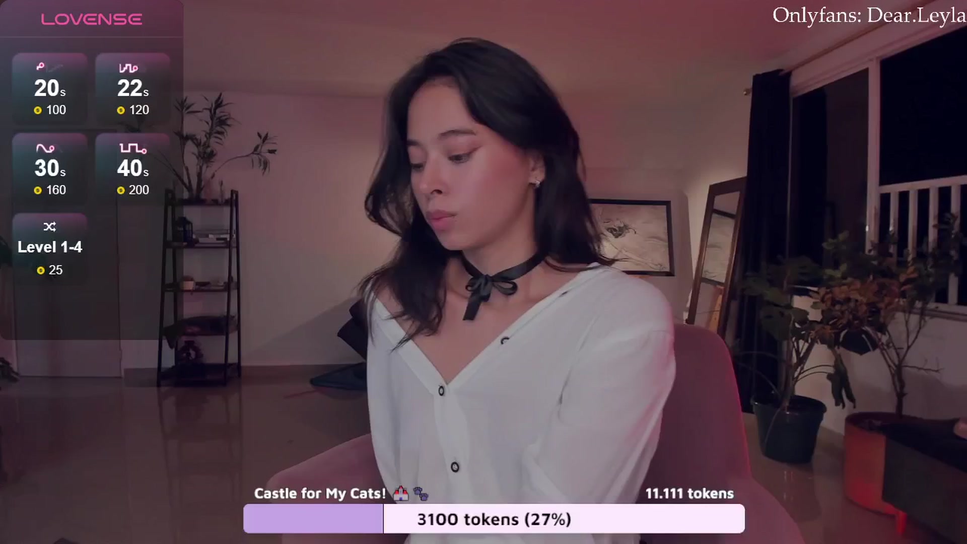 Gallery image thumbnail from LeylaGrey_'s myfreecams stream on, 08/18/2024, 04:06 image 17 of 20