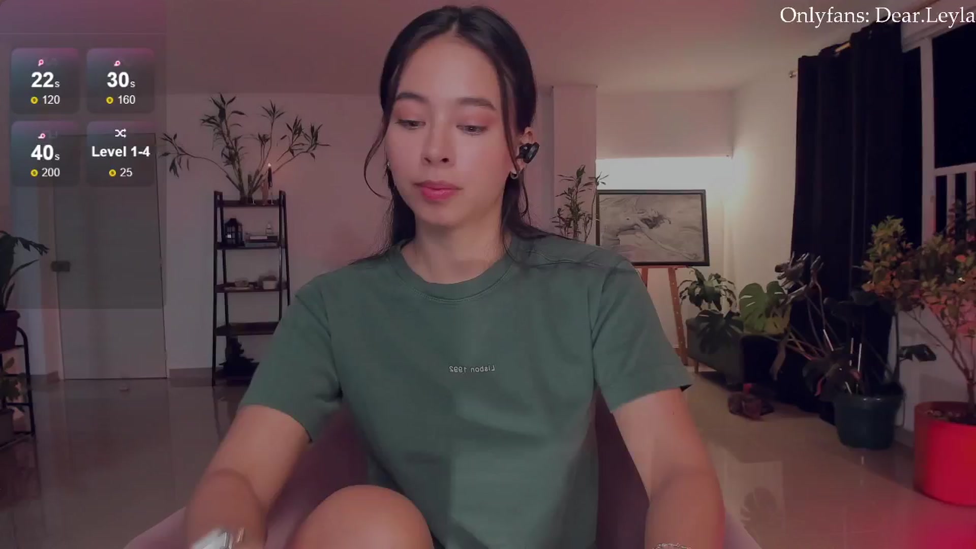 Gallery image thumbnail from LeylaGrey_'s myfreecams stream on, 09/11/2024, 03:09 image 11 of 20