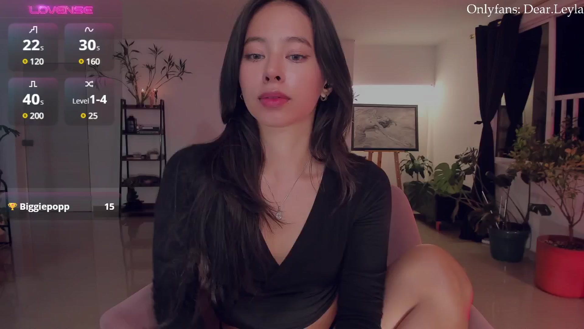 Gallery image thumbnail from LeylaGrey_'s myfreecams stream on, 09/13/2024, 02:21 image 16 of 20