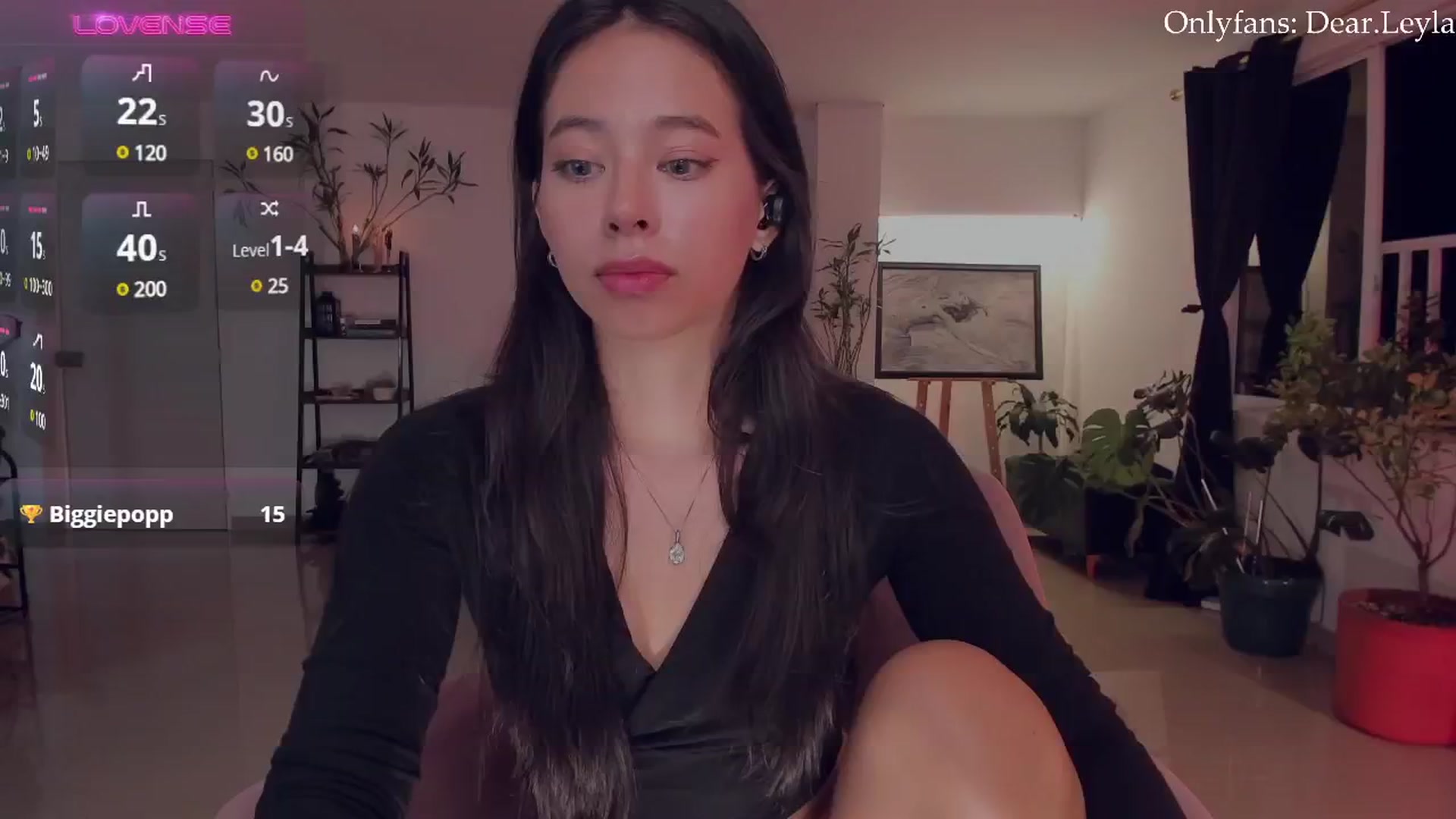 Gallery image thumbnail from LeylaGrey_'s myfreecams stream on, 09/13/2024, 02:21 image 19 of 20