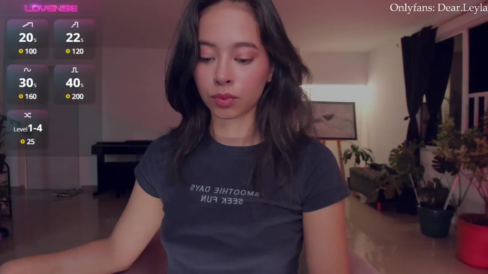 Gallery image thumbnail from LeylaGrey_'s myfreecams stream on, 09/21/2024, 03:39 image 17 of 20