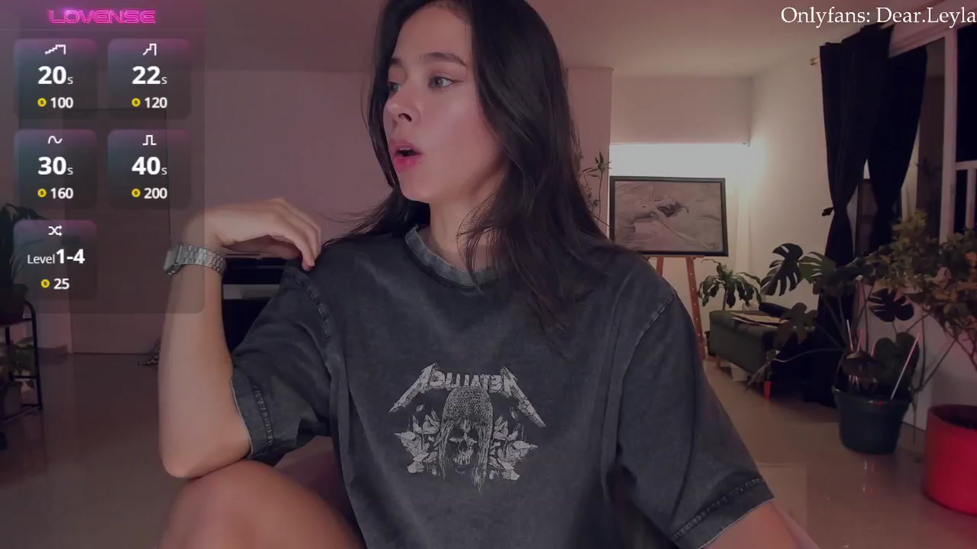 Gallery image thumbnail from LeylaGrey_'s myfreecams stream on, 09/24/2024, 03:10 image 7 of 20