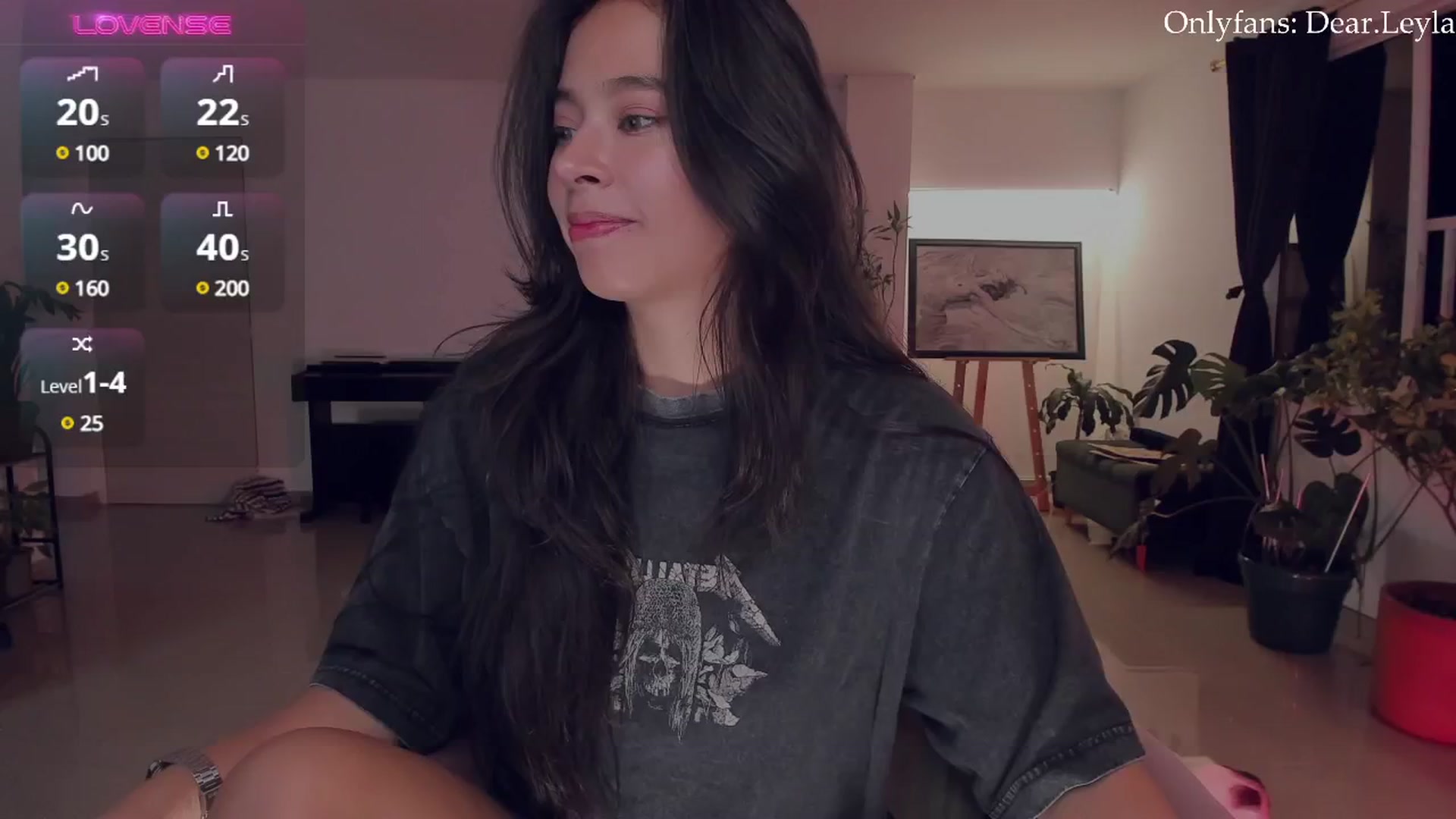 Gallery image thumbnail from LeylaGrey_'s myfreecams stream on, 09/24/2024, 03:10 image 4 of 20