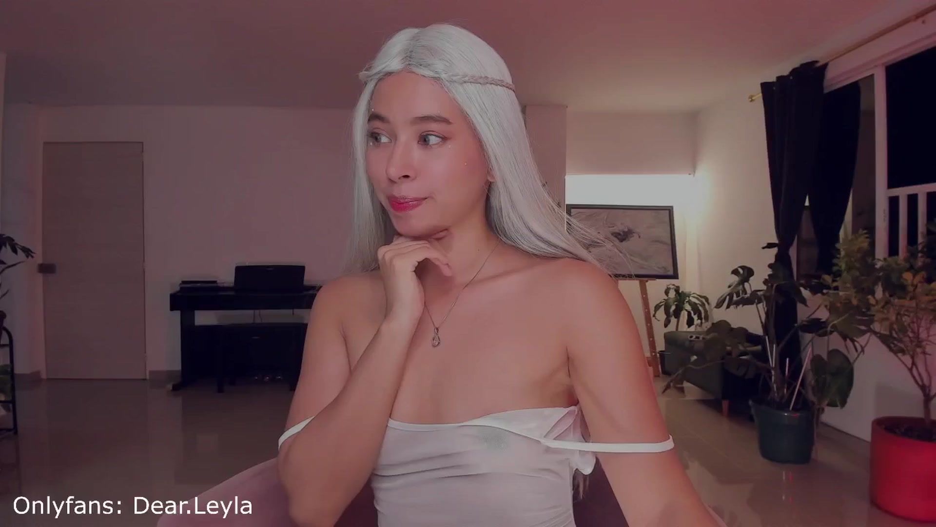 Gallery image thumbnail from LeylaGrey_'s myfreecams stream on, 10/03/2024, 03:35 image 1 of 20