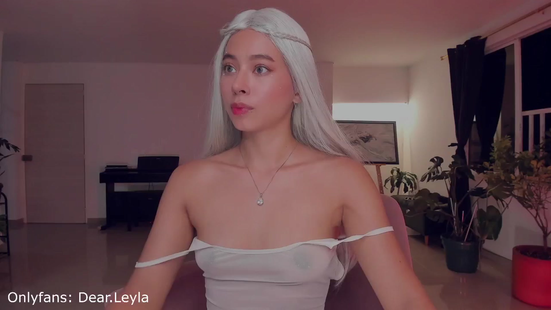 Gallery image thumbnail from LeylaGrey_'s myfreecams stream on, 10/03/2024, 03:35 image 4 of 20