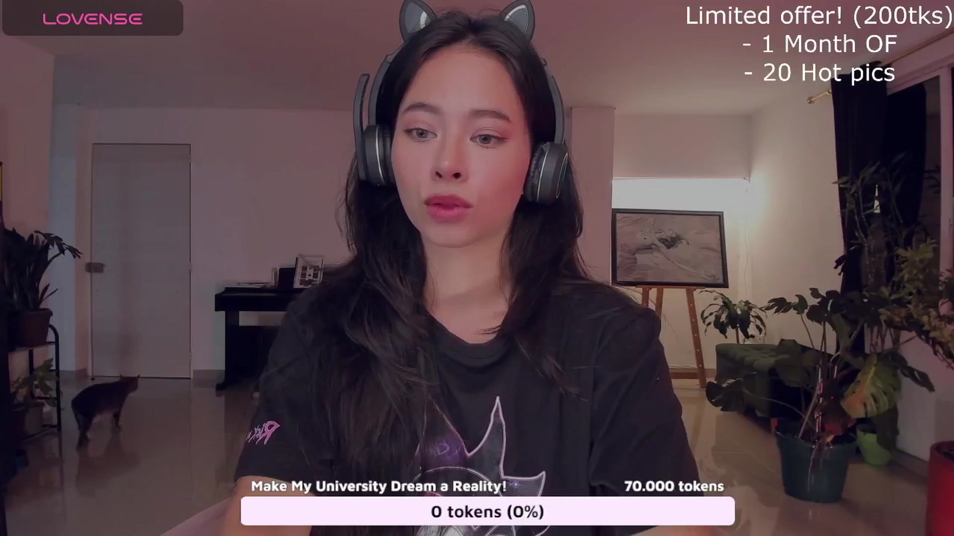 Gallery image thumbnail from LeylaGrey_'s myfreecams stream on, 10/22/2024, 02:41 image 4 of 20