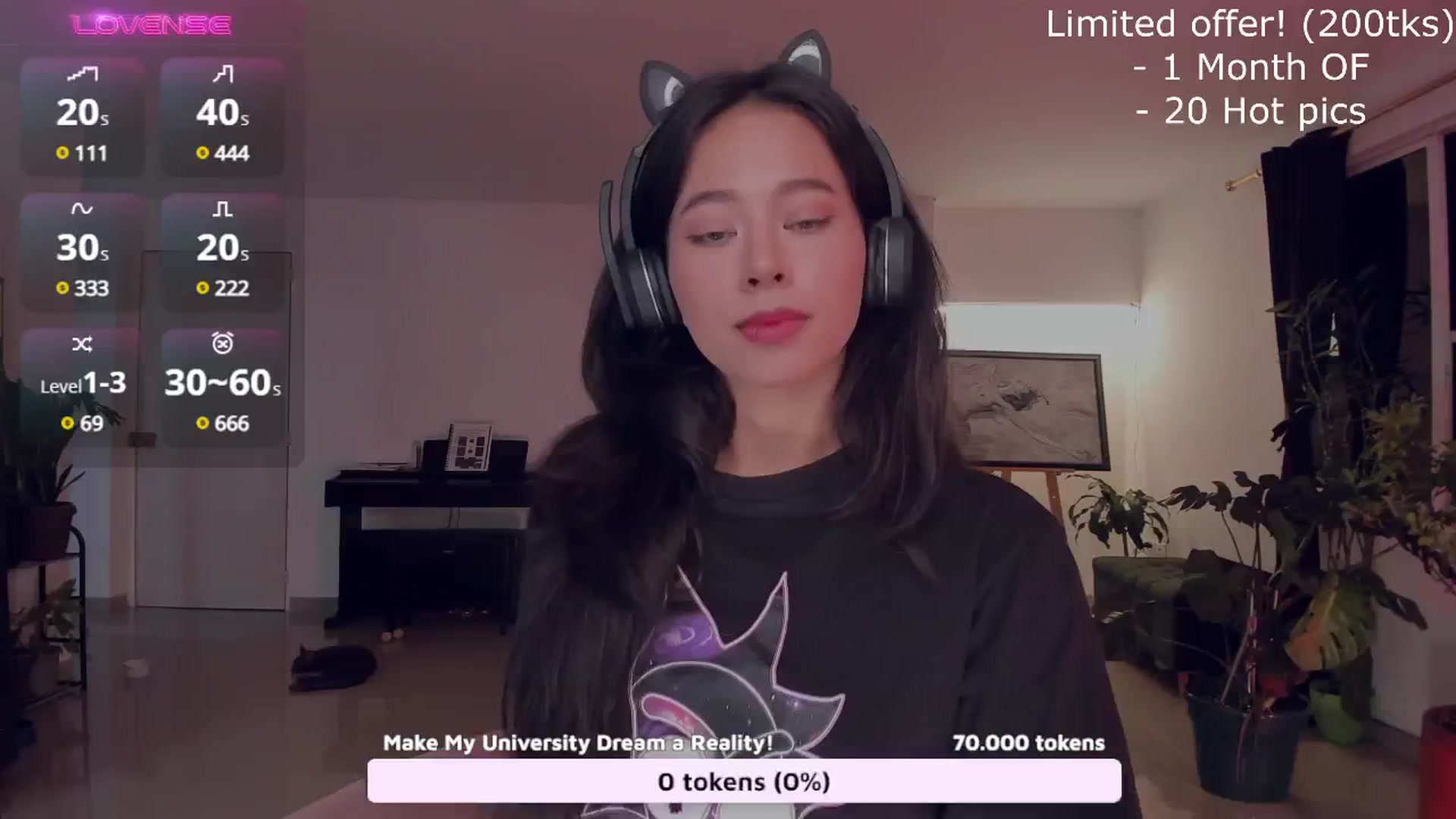 Gallery image thumbnail from LeylaGrey_'s myfreecams stream on, 10/22/2024, 02:41 image 10 of 20