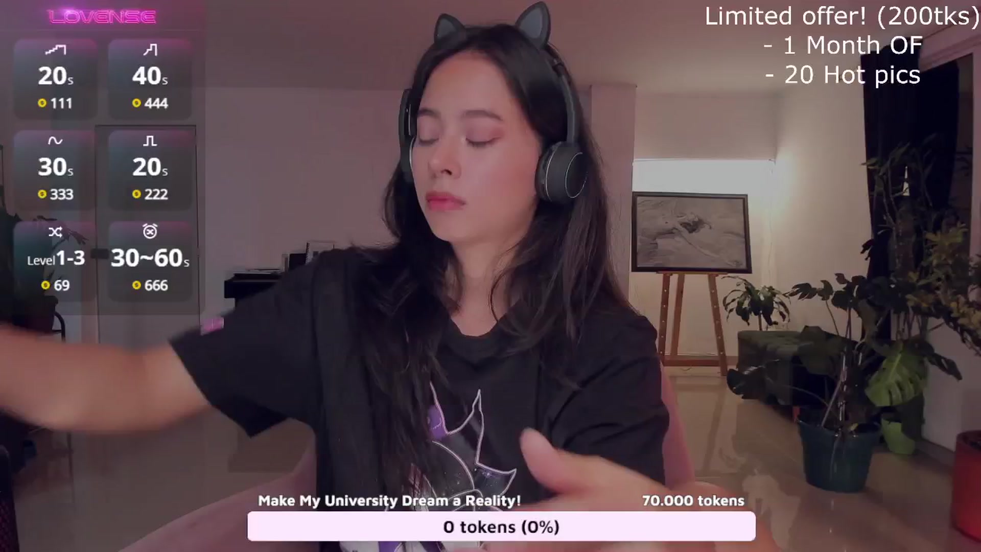 Gallery image thumbnail from LeylaGrey_'s myfreecams stream on, 10/22/2024, 02:41 image 14 of 20
