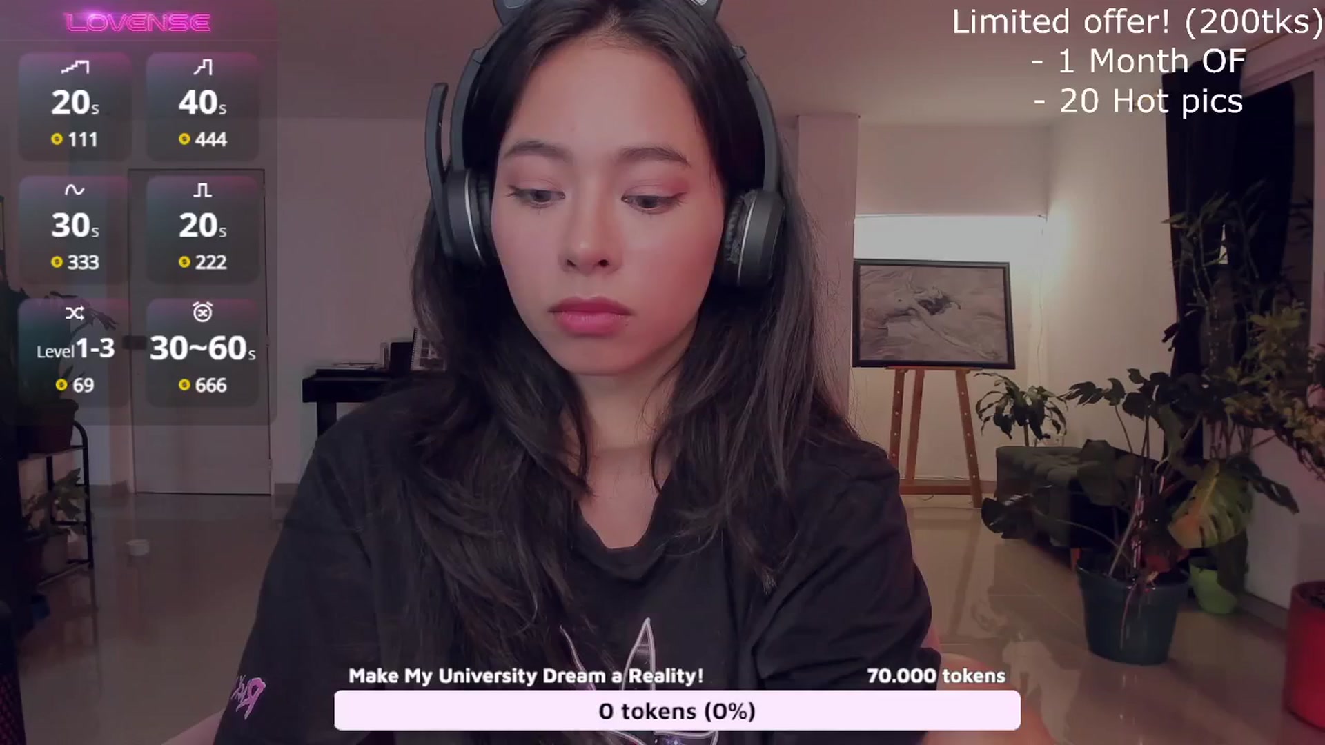 Gallery image thumbnail from LeylaGrey_'s myfreecams stream on, 10/22/2024, 02:41 image 13 of 20