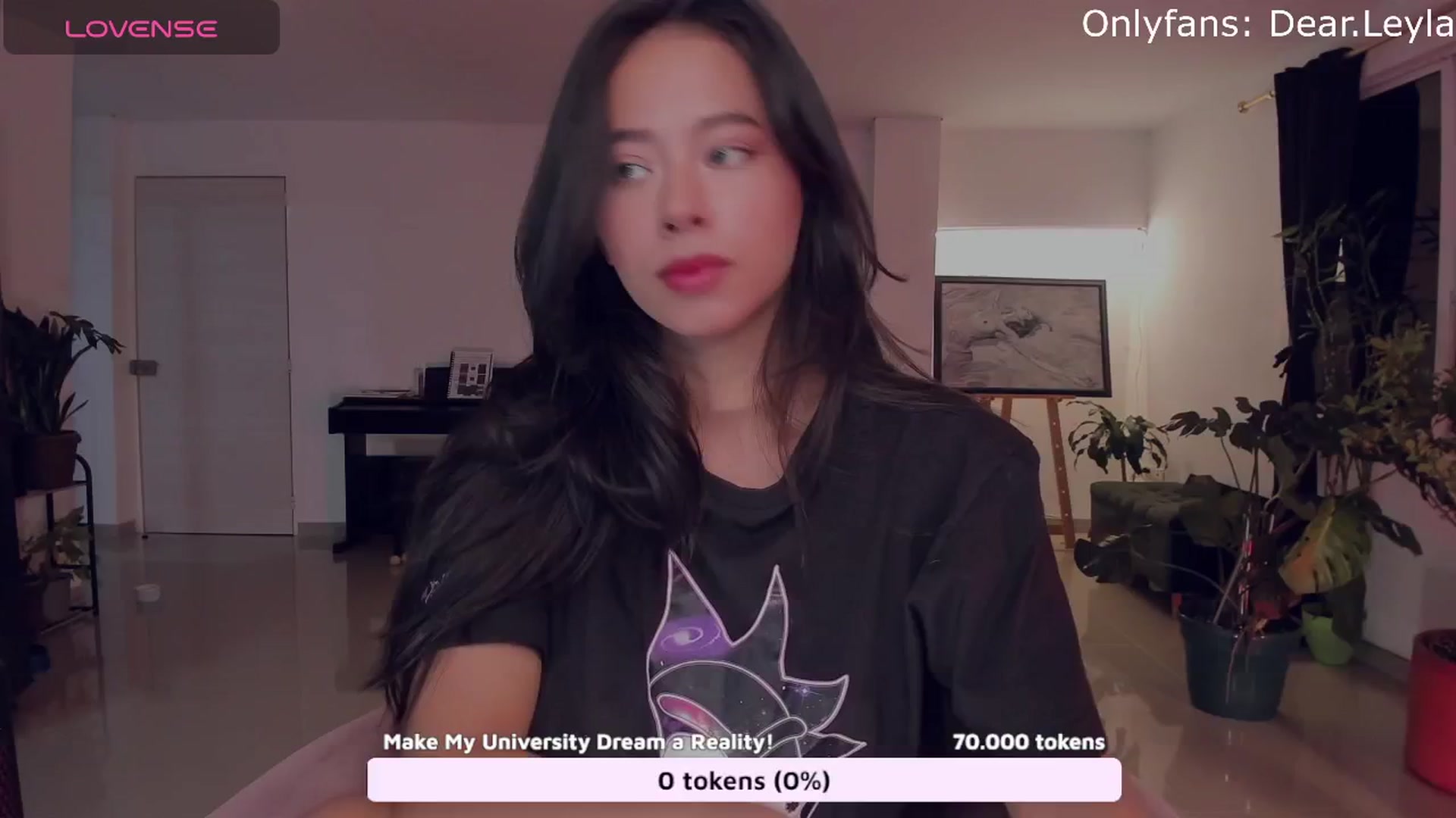 Gallery image thumbnail from LeylaGrey_'s myfreecams stream on, 10/22/2024, 02:41 image 1 of 20