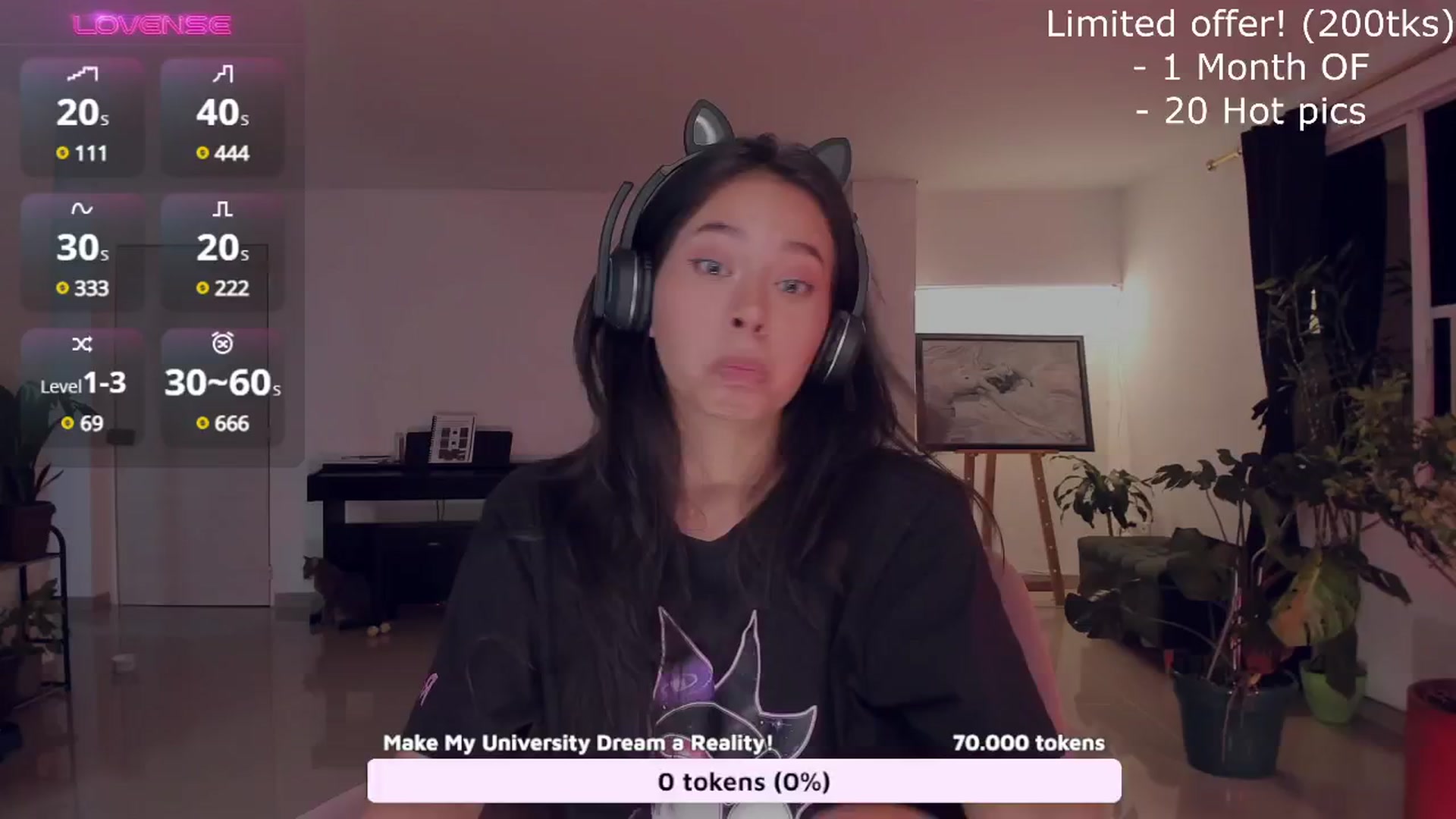 Gallery image thumbnail from LeylaGrey_'s myfreecams stream on, 10/22/2024, 04:31 image 6 of 20