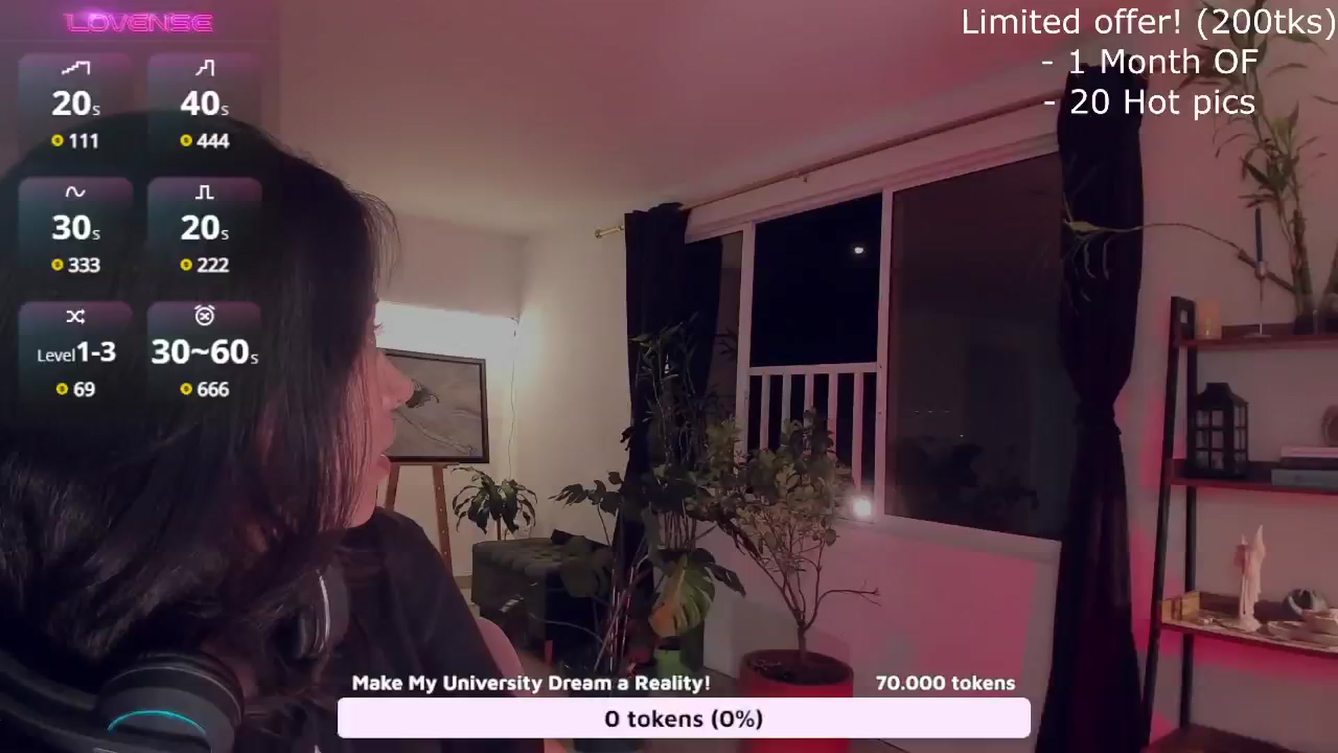 Gallery image thumbnail from LeylaGrey_'s myfreecams stream on, 10/22/2024, 04:31 image 2 of 20