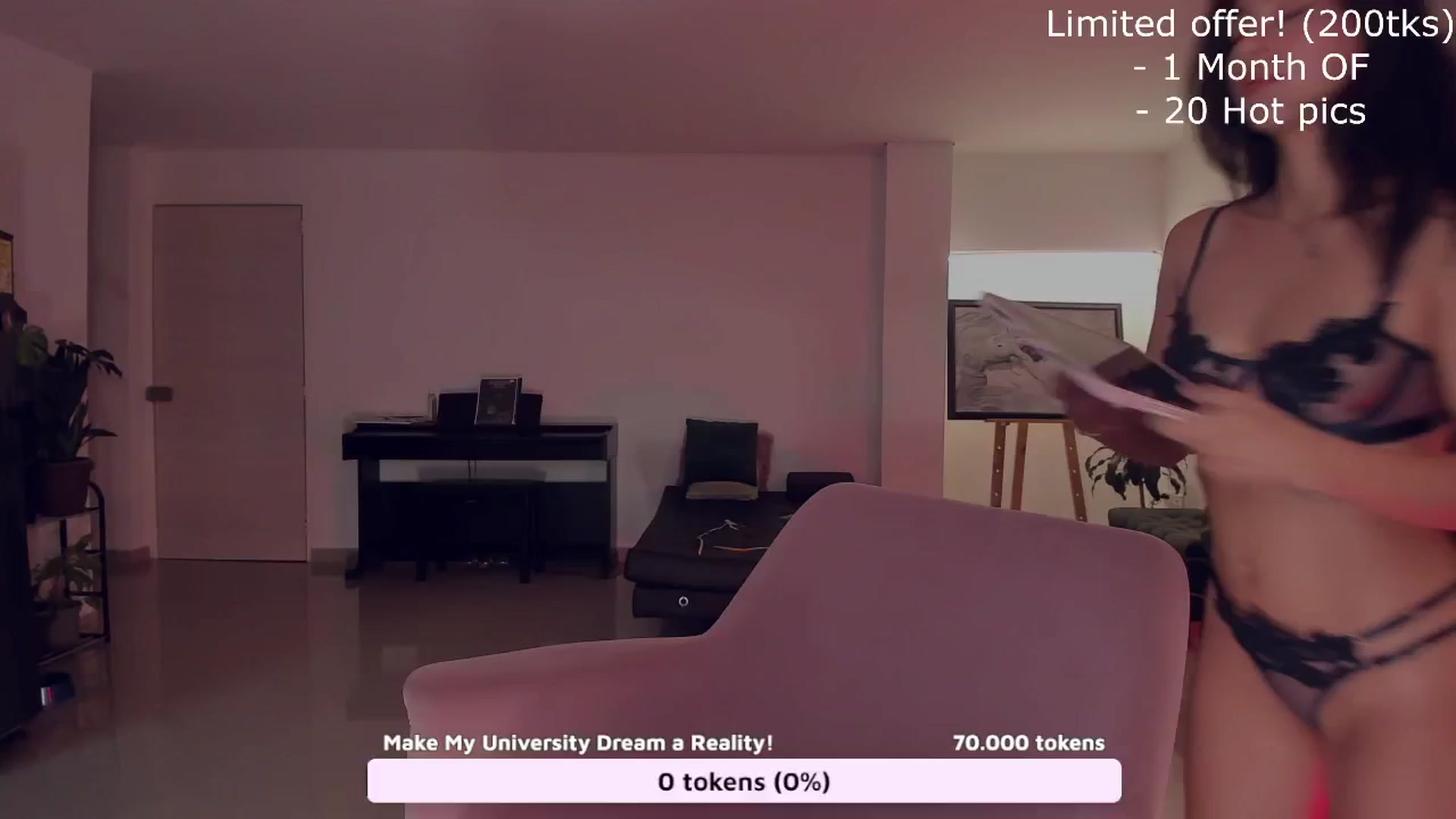 Gallery image thumbnail from LeylaGrey_'s myfreecams stream on, 10/23/2024, 03:48 image 19 of 20