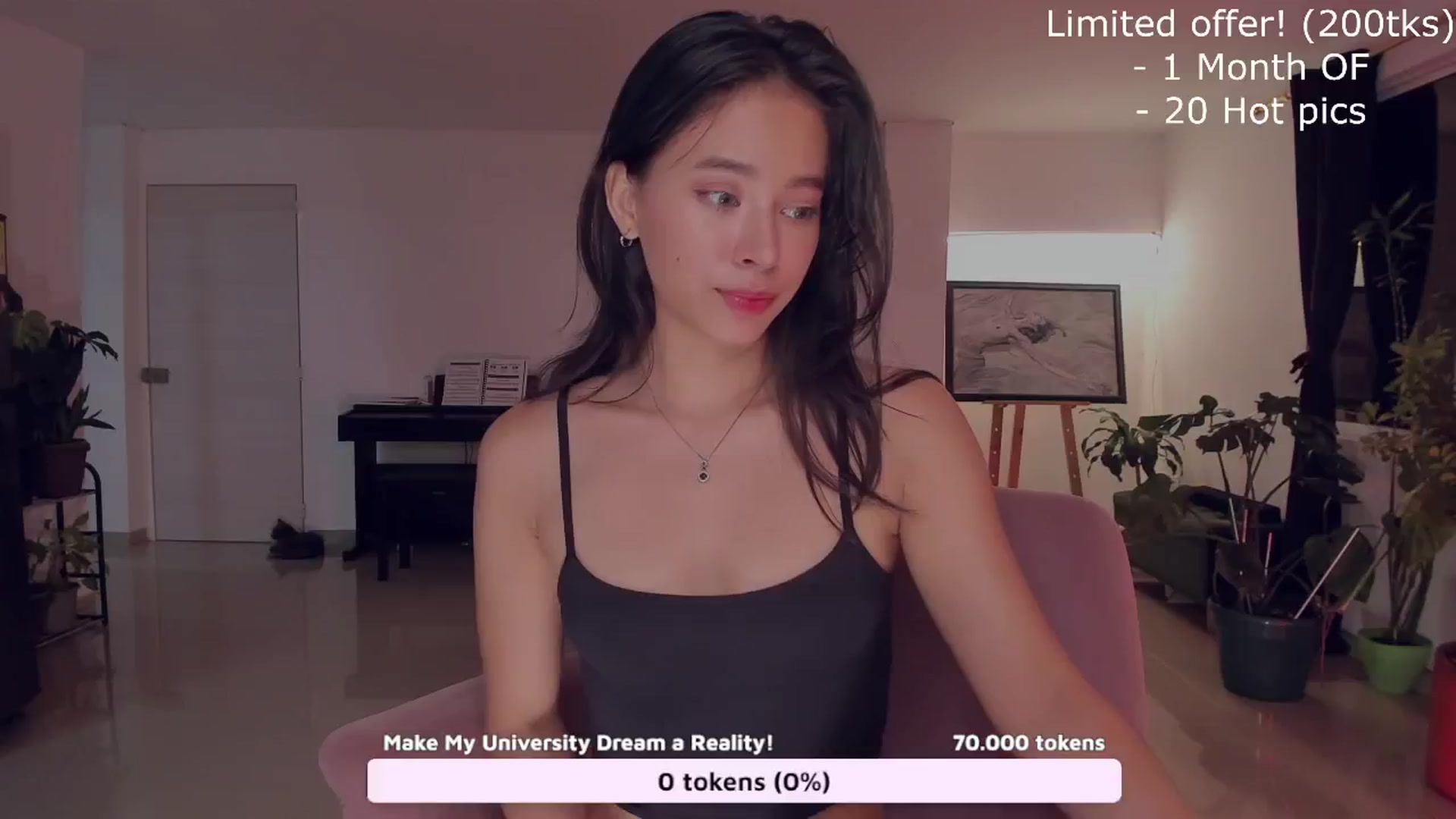 Gallery image thumbnail from LeylaGrey_'s myfreecams stream on, 10/24/2024, 03:39 image 14 of 20