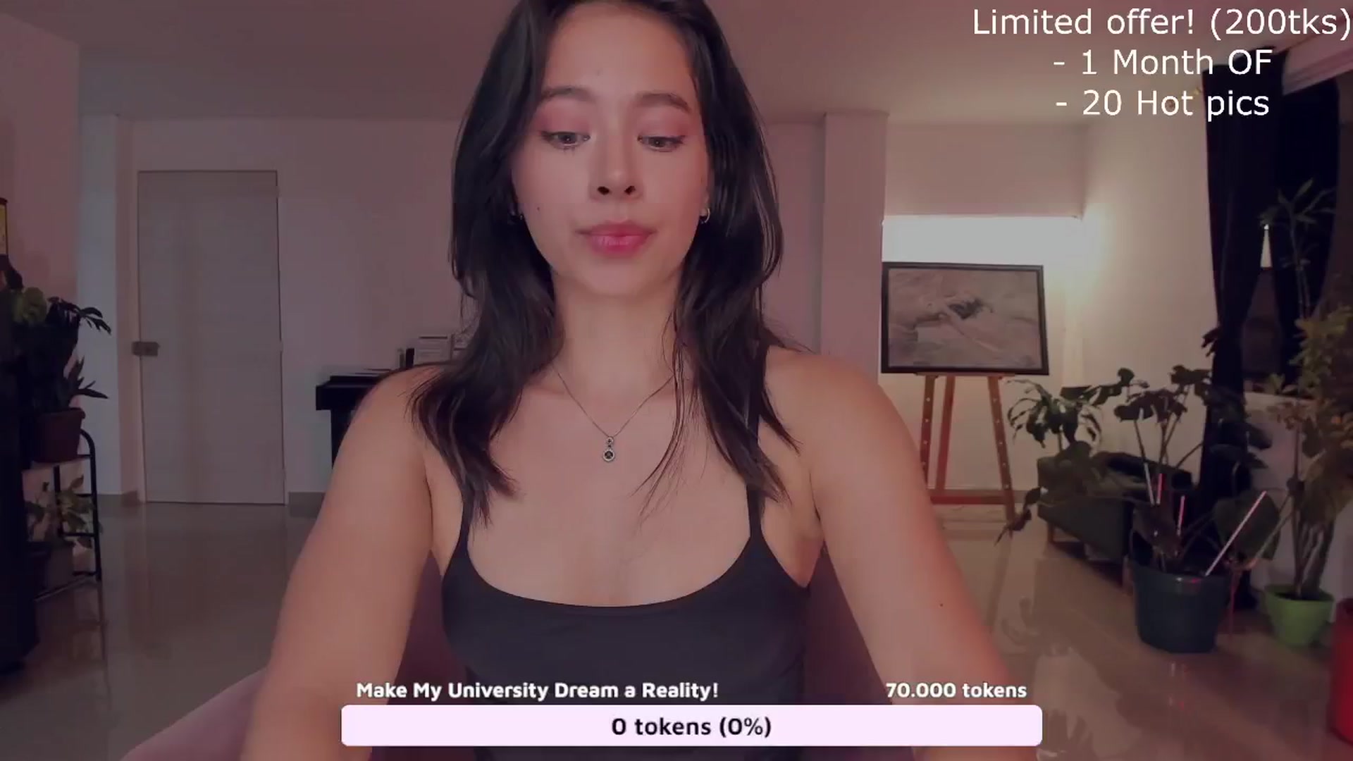 Gallery image thumbnail from LeylaGrey_'s myfreecams stream on, 10/24/2024, 03:39 image 19 of 20