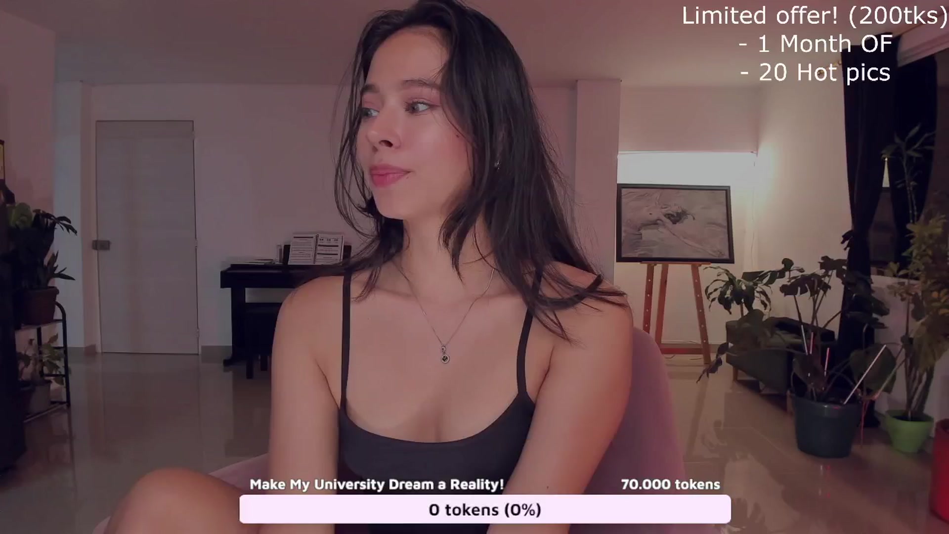 Gallery image thumbnail from LeylaGrey_'s myfreecams stream on, 10/24/2024, 03:39 image 7 of 20