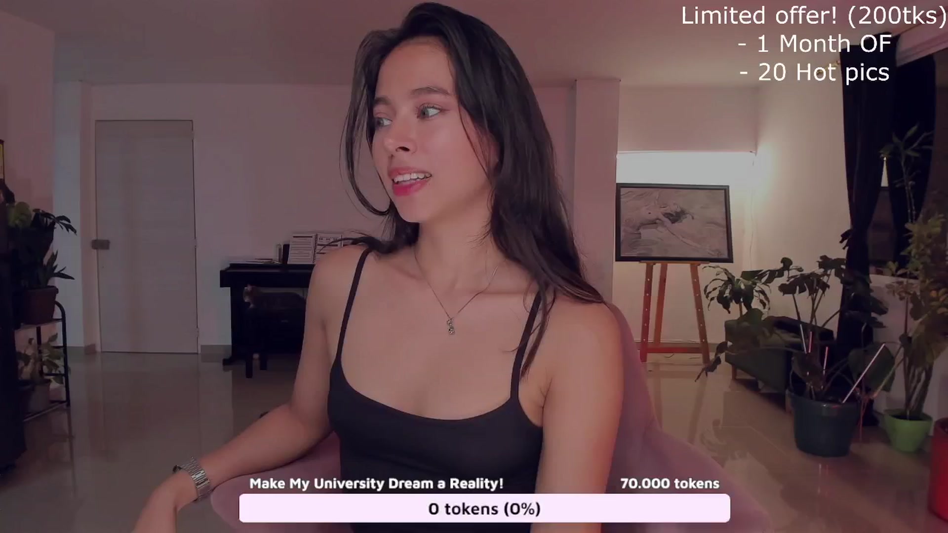 Gallery image thumbnail from LeylaGrey_'s myfreecams stream on, 10/24/2024, 03:39 image 16 of 20