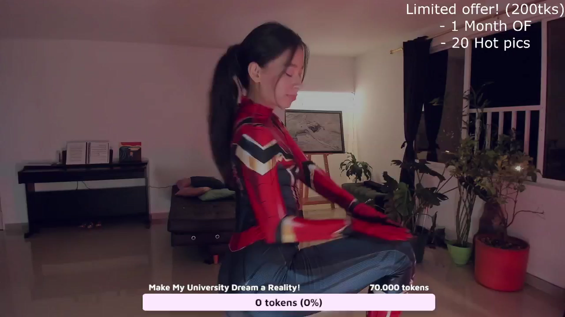 Gallery image thumbnail from LeylaGrey_'s myfreecams stream on, 10/29/2024, 04:00 image 7 of 20