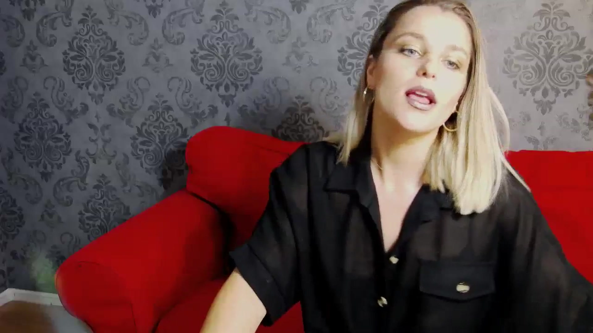 Gallery image thumbnail from Leyla_T's myfreecams stream on, 08/14/2023, 18:54 image 2 of 20