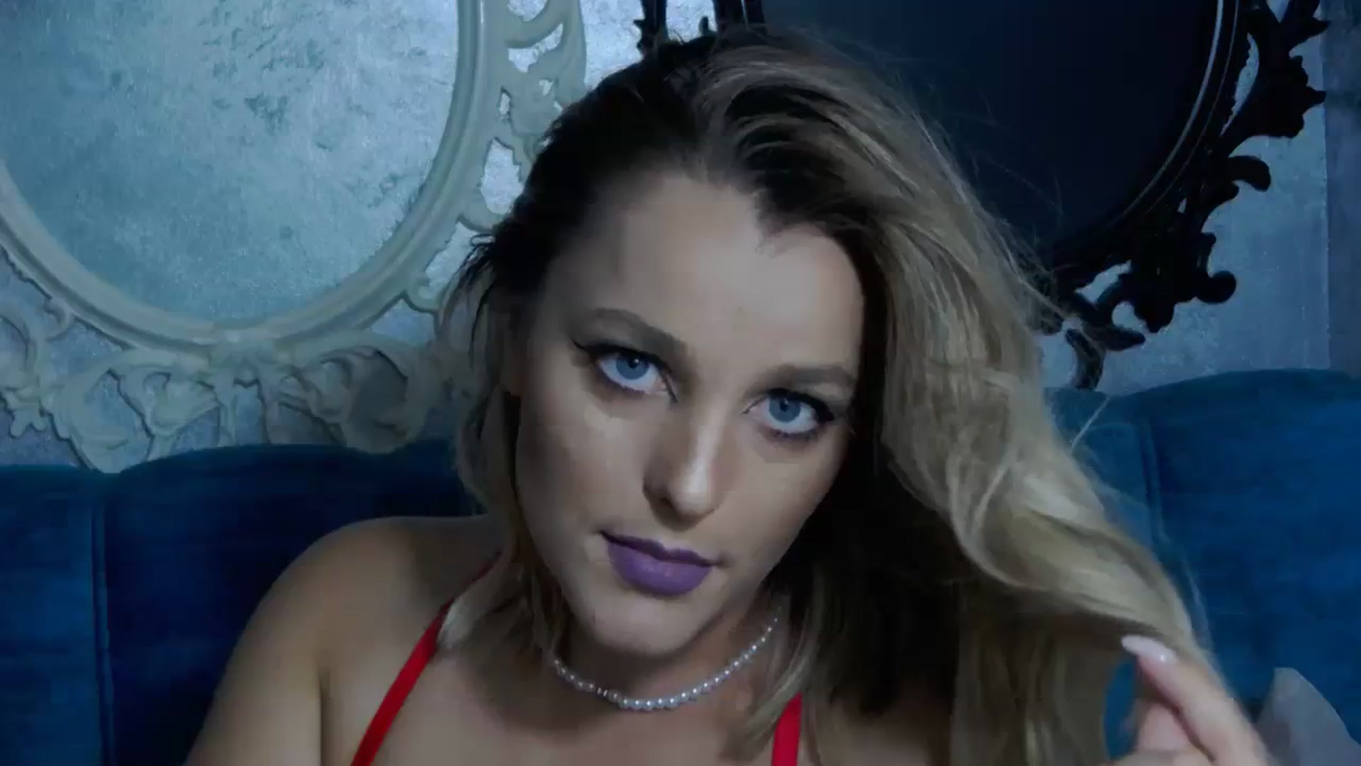 Gallery image thumbnail from Leyla_T's myfreecams stream on, 09/20/2023, 14:00 image 12 of 20