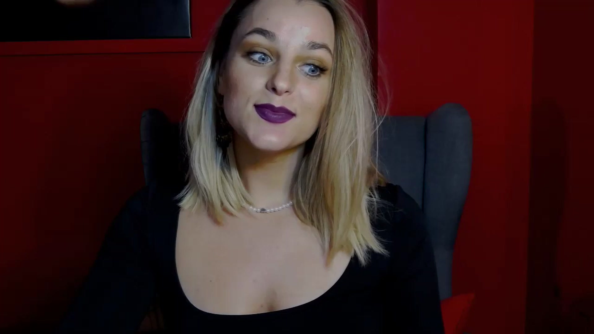 Gallery image thumbnail from Leyla_T's myfreecams stream on, 10/06/2023, 15:12 image 8 of 20