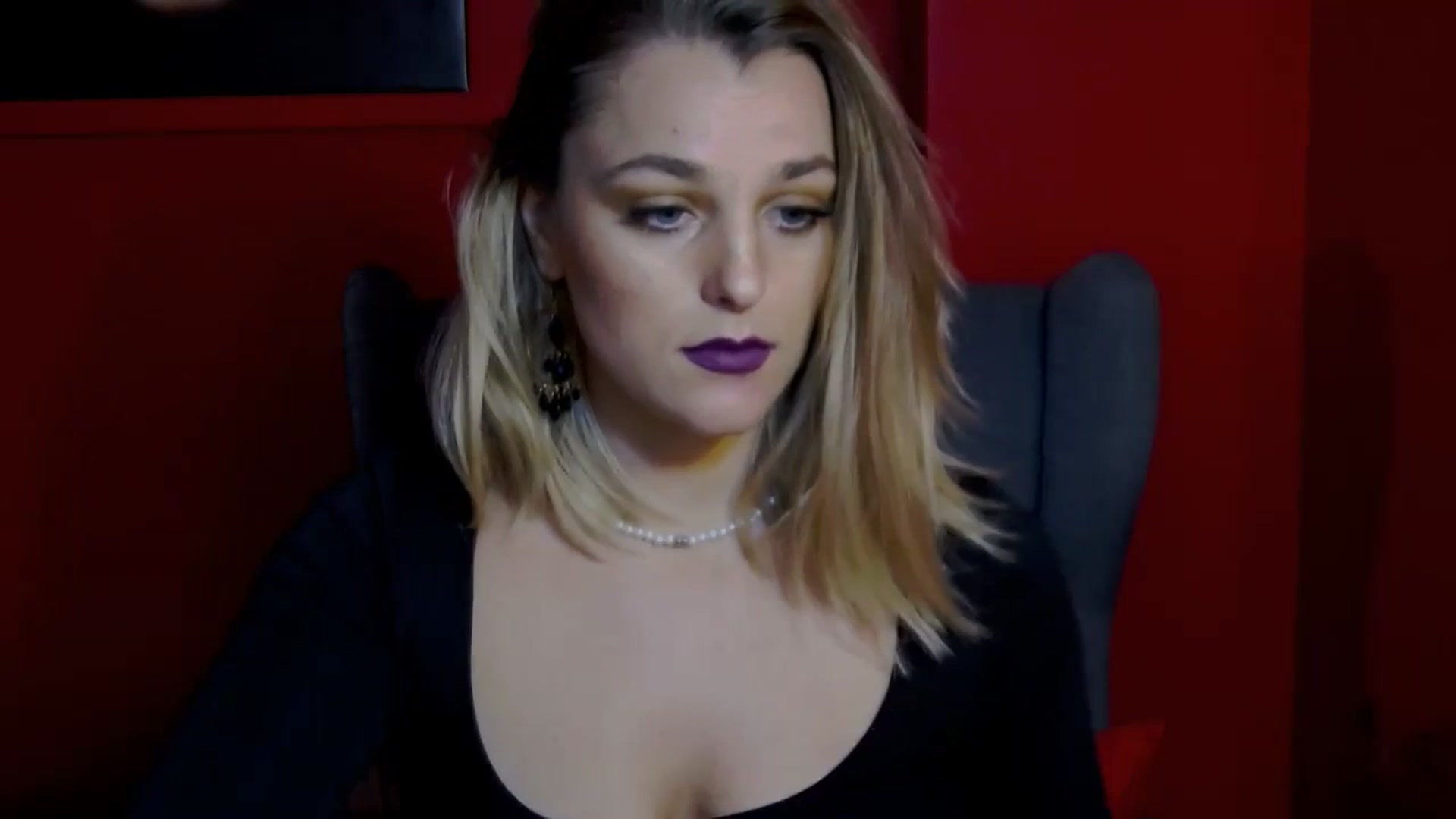 Gallery image thumbnail from Leyla_T's myfreecams stream on, 10/06/2023, 15:12 image 12 of 20