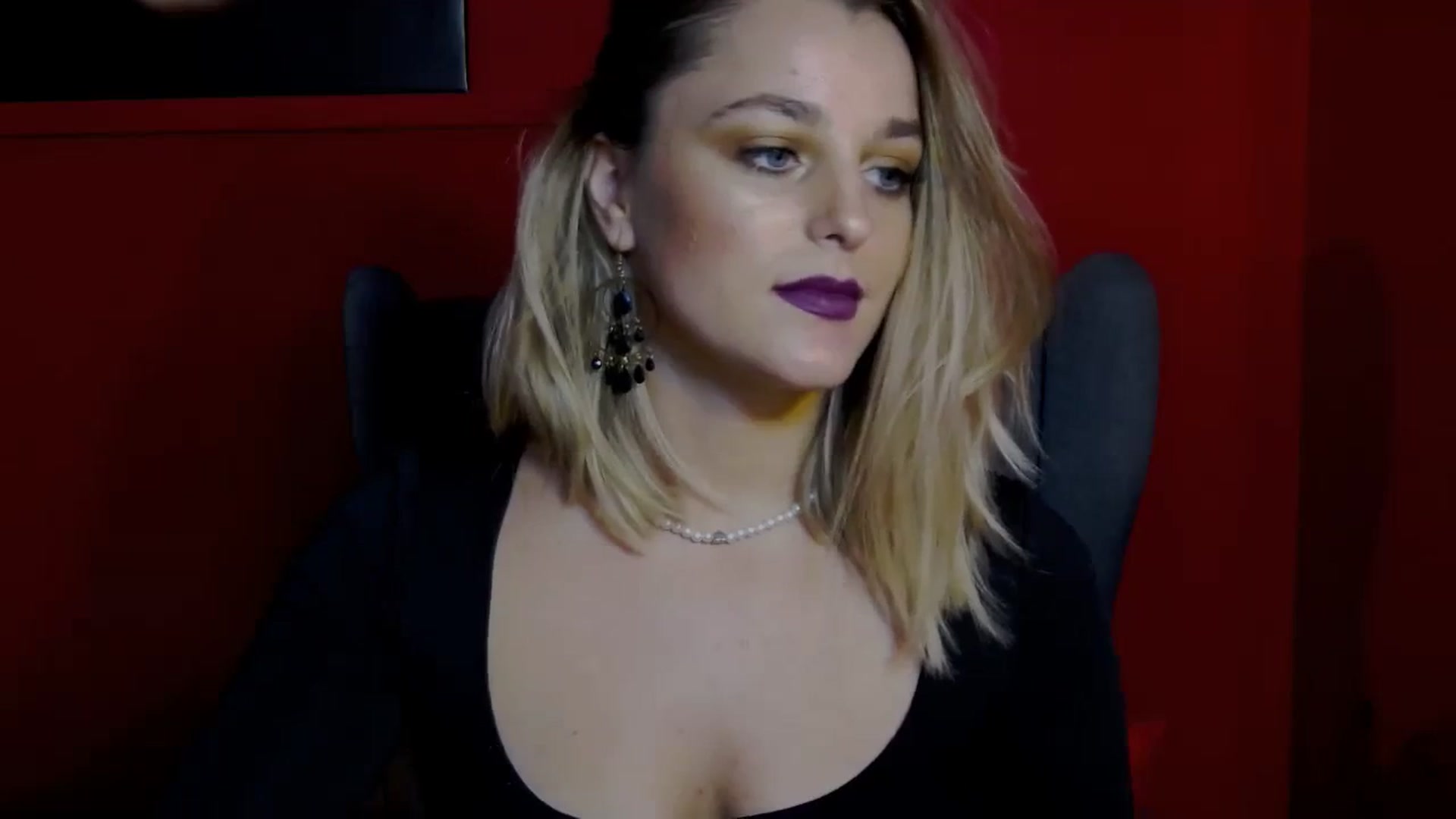 Gallery image thumbnail from Leyla_T's myfreecams stream on, 10/06/2023, 15:12 image 11 of 20