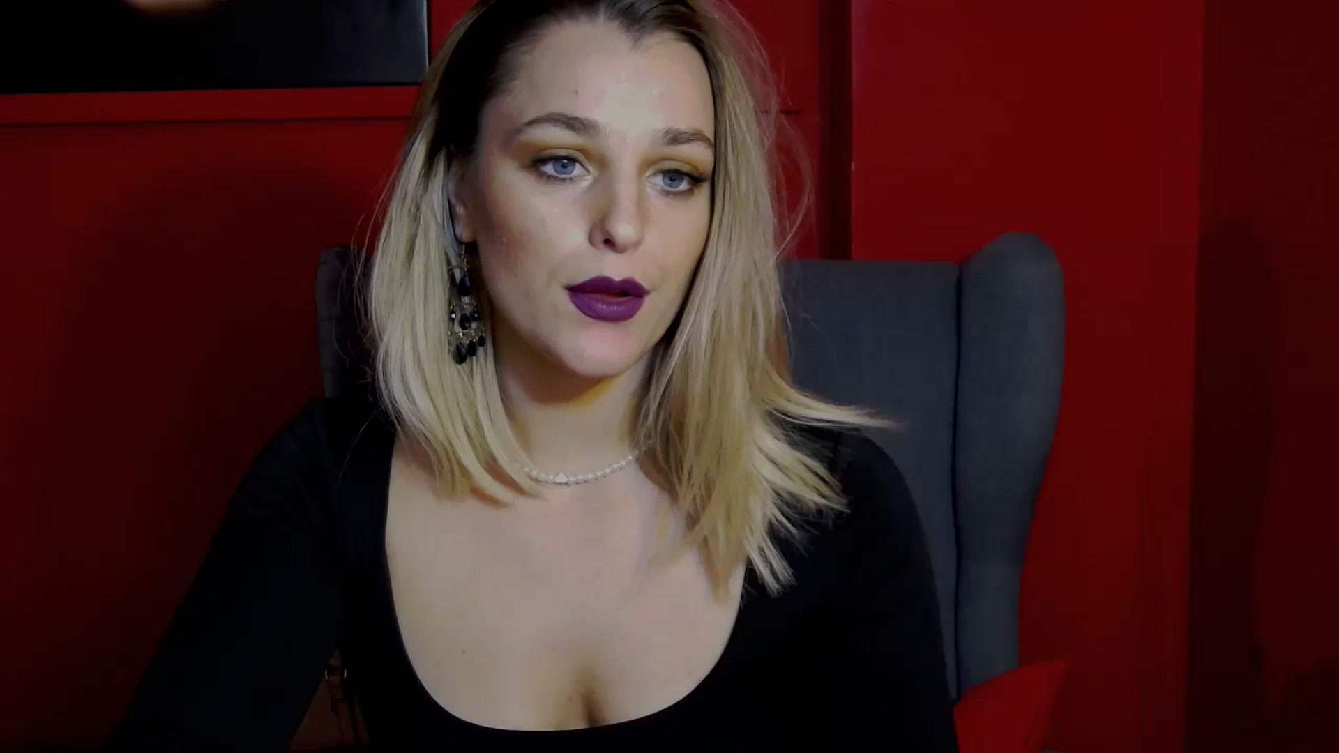 Gallery image thumbnail from Leyla_T's myfreecams stream on, 10/06/2023, 15:12 image 4 of 20
