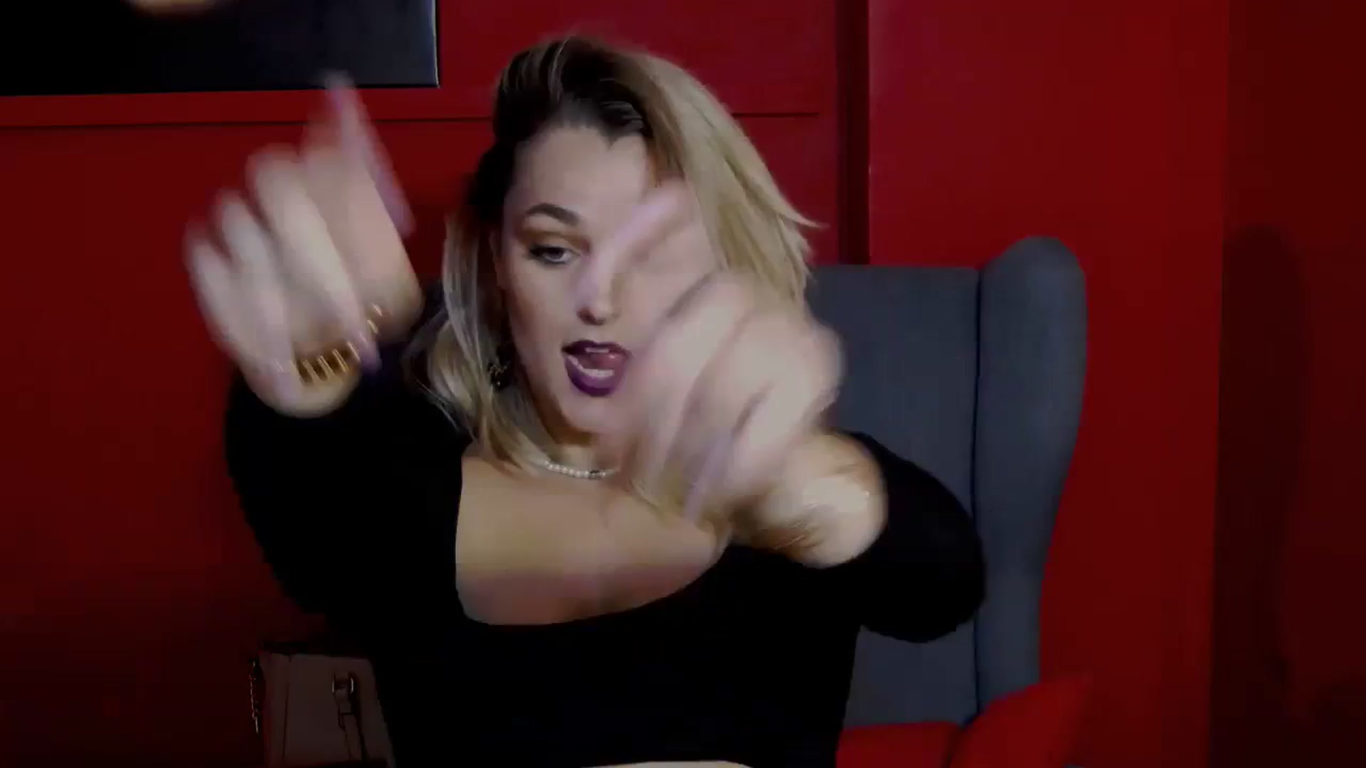 Gallery image thumbnail from Leyla_T's myfreecams stream on, 10/06/2023, 15:12 image 10 of 20