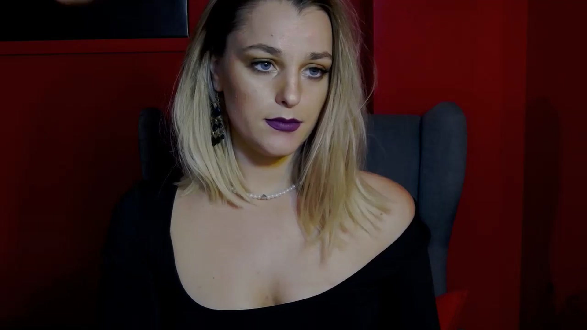 Gallery image thumbnail from Leyla_T's myfreecams stream on, 10/06/2023, 15:12 image 5 of 20