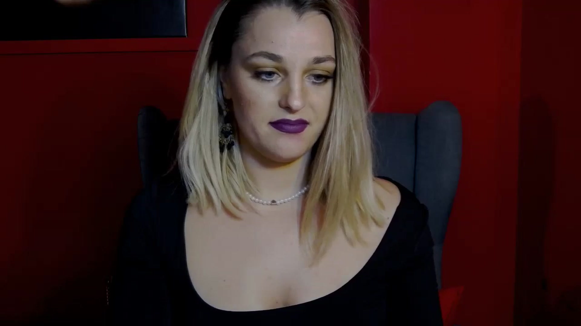 Gallery image thumbnail from Leyla_T's myfreecams stream on, 10/06/2023, 15:12 image 7 of 20