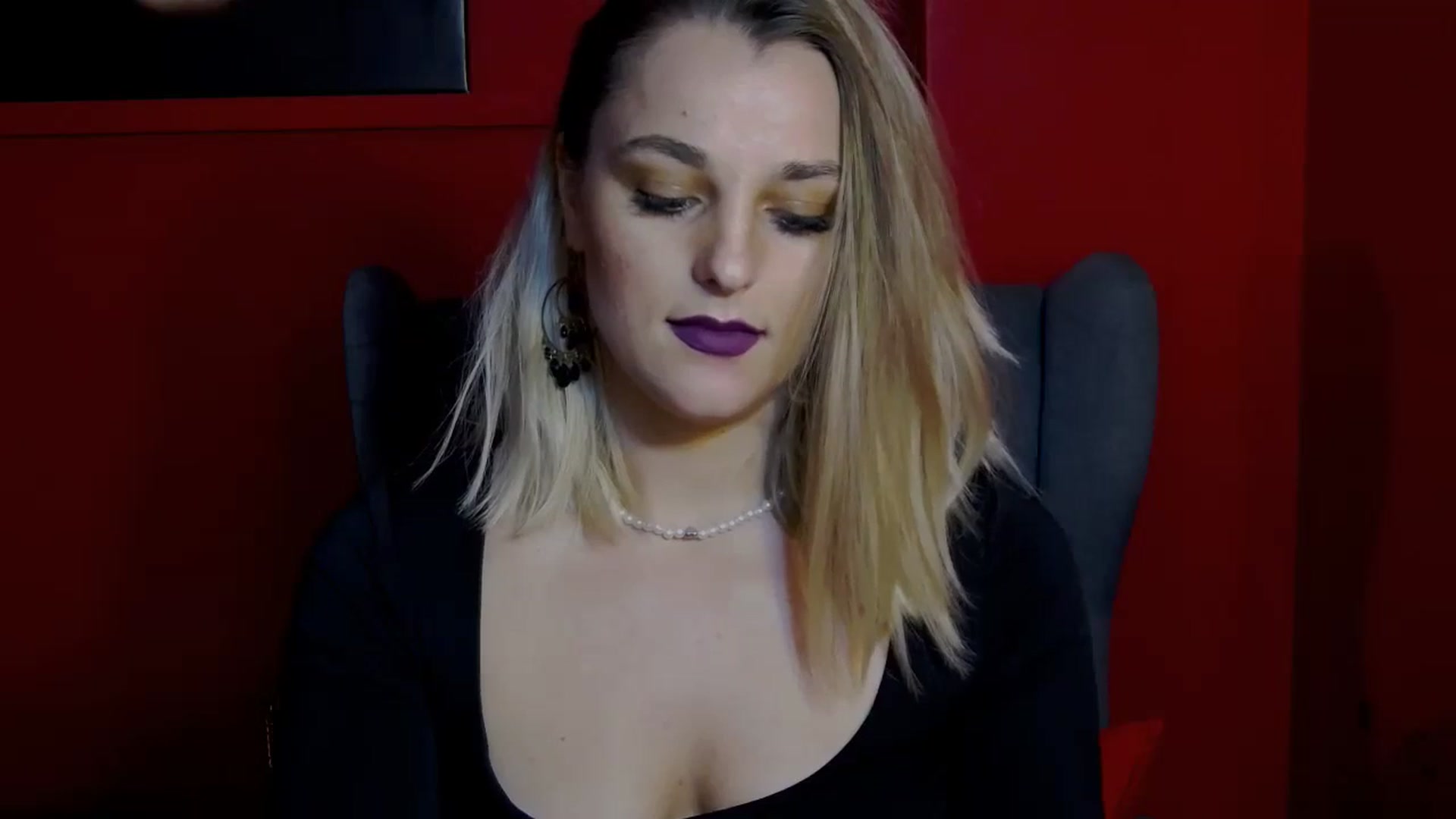 Gallery image thumbnail from Leyla_T's myfreecams stream on, 10/06/2023, 15:12 image 16 of 20