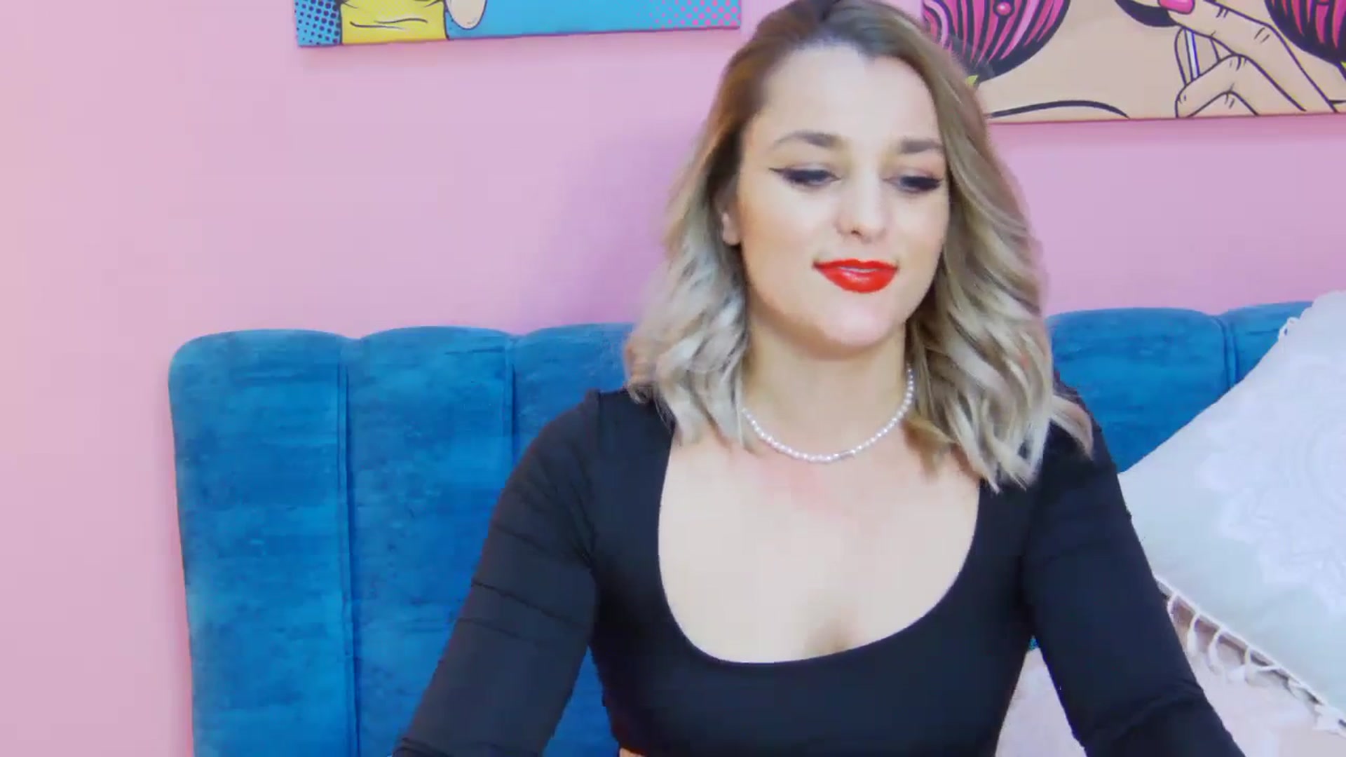 Gallery image thumbnail from Leyla_T's myfreecams stream on, 10/11/2023, 18:57 image 3 of 20