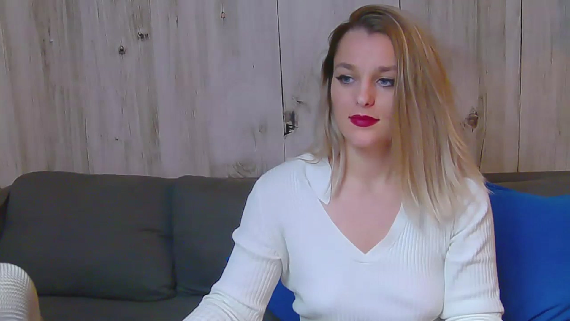 Gallery image thumbnail from Leyla_T's myfreecams stream on, 10/17/2023, 21:05 image 18 of 20